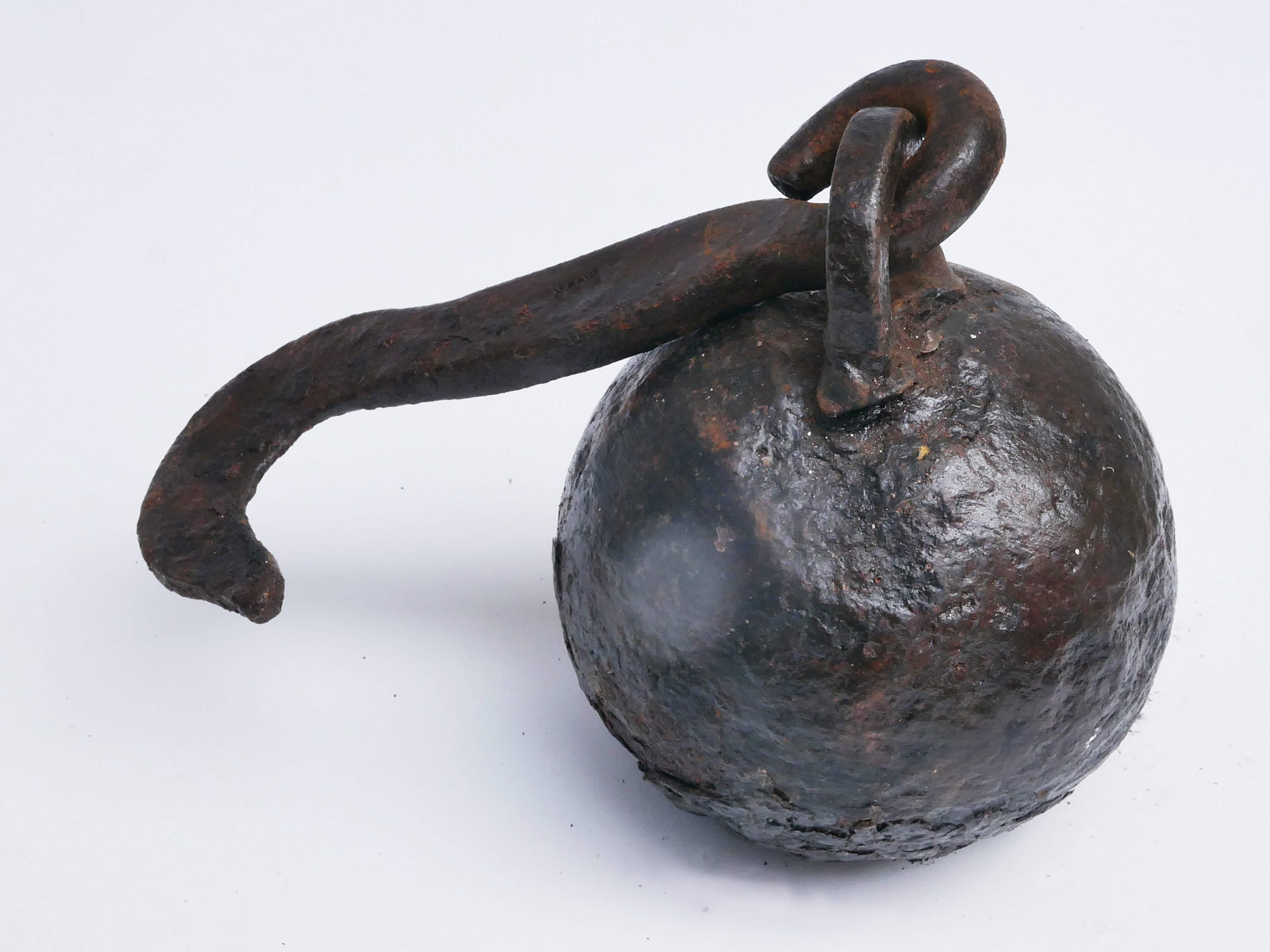 Gewichtssück mit einem Haken aus Eisen (Freilichtmuseum Roscheider Hof CC0)