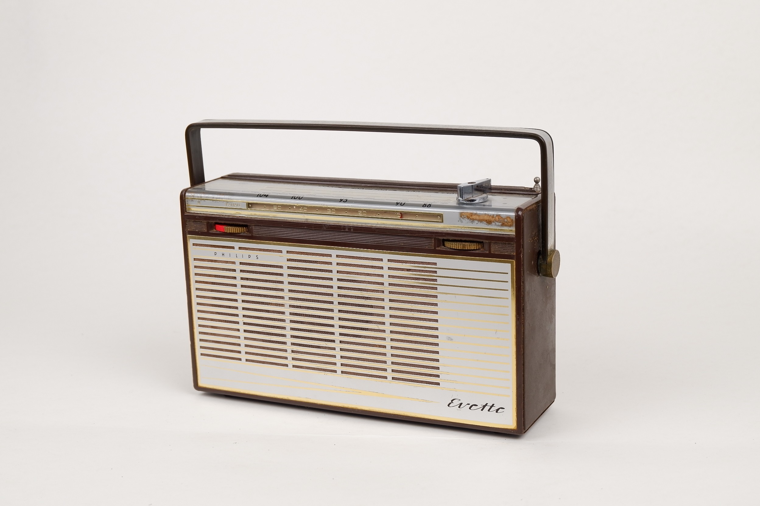 Kofferradio	Philips	" Evette  L3D51T" (Volkskunde- und Freilichtmuseum Roscheider Hof CC0)
