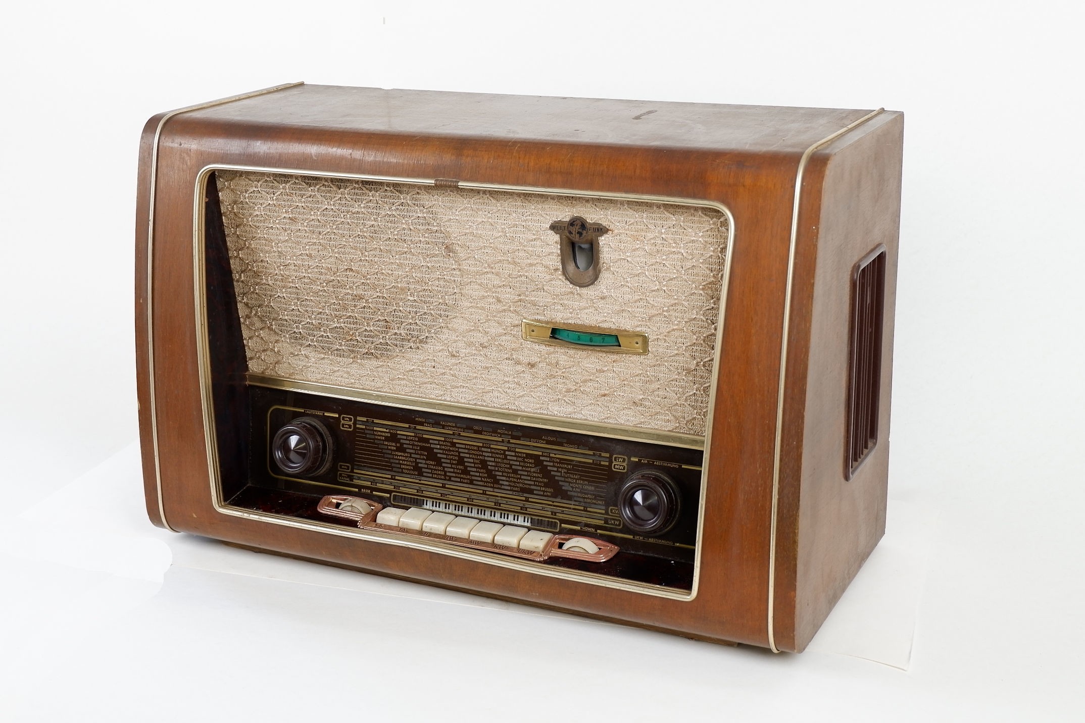 Krefft Radio "Weltfunk W 548" (Volkskunde- und Freilichtmuseum Roscheider Hof CC0)