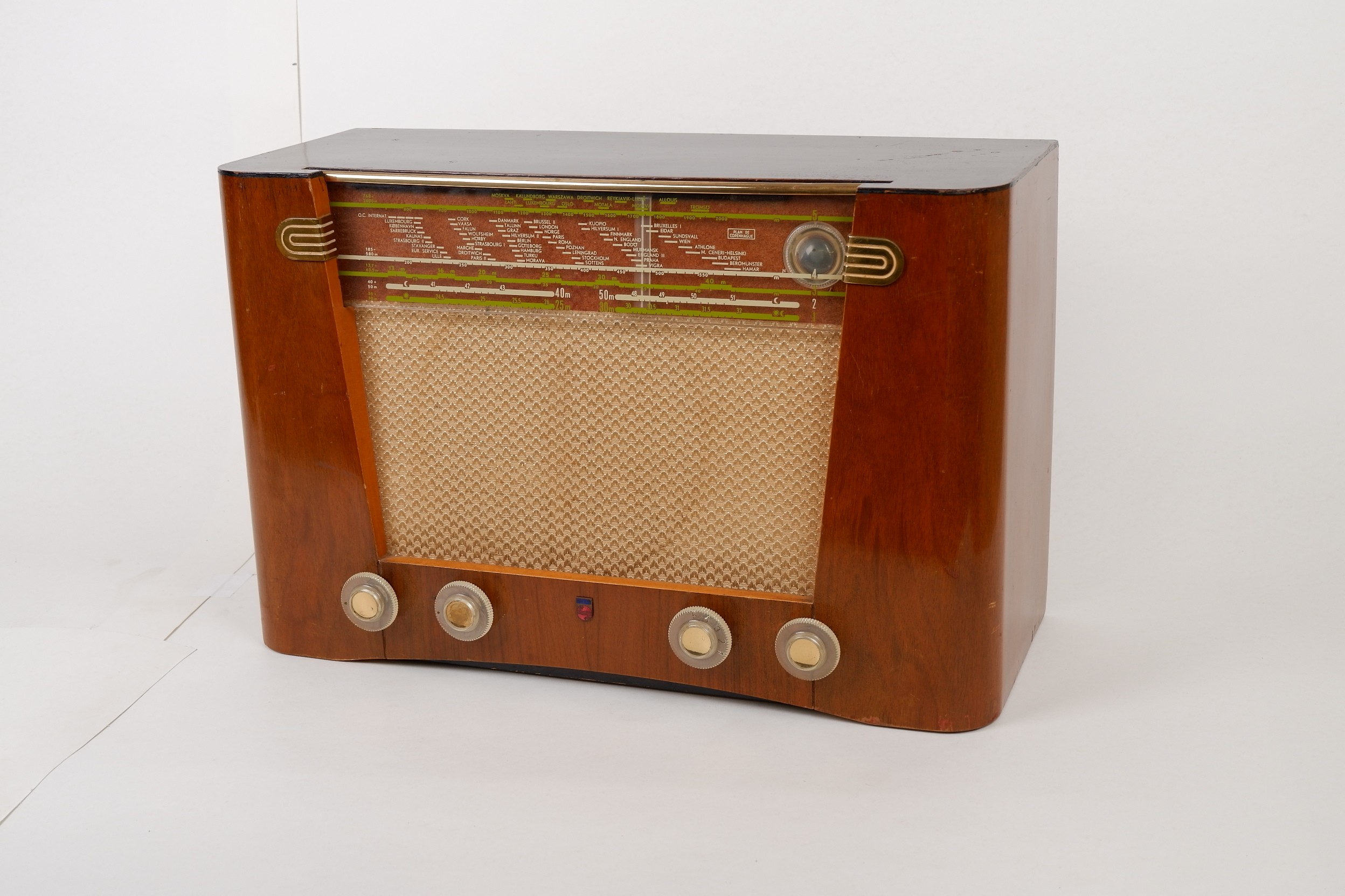 Röhrenradio	Philips	BX 500 A (Volkskunde- und Freilichtmuseum Roscheider Hof CC0)