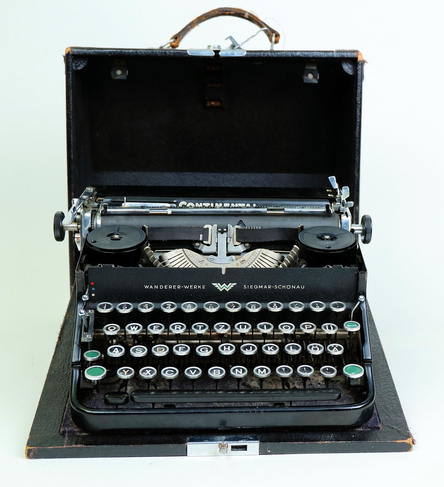 Kleinschreibmaschine  Continental 100 (Volkskunde- und Freilichtmuseum Roscheider Hof CC0)