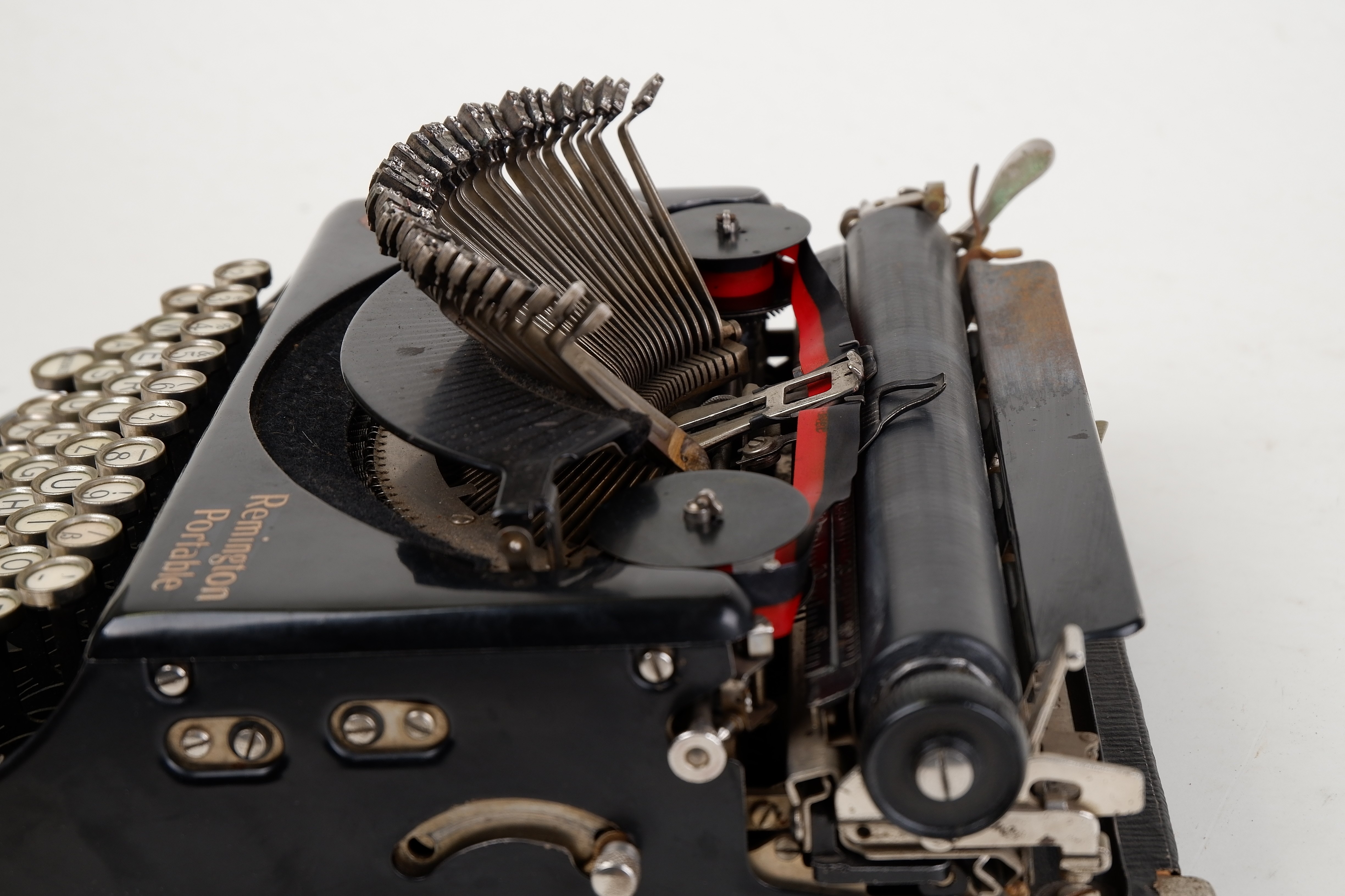 Kleinschreibmaschine Remington Portable 1 (Volkskunde- und Freilichtmuseum Roscheider Hof CC0)