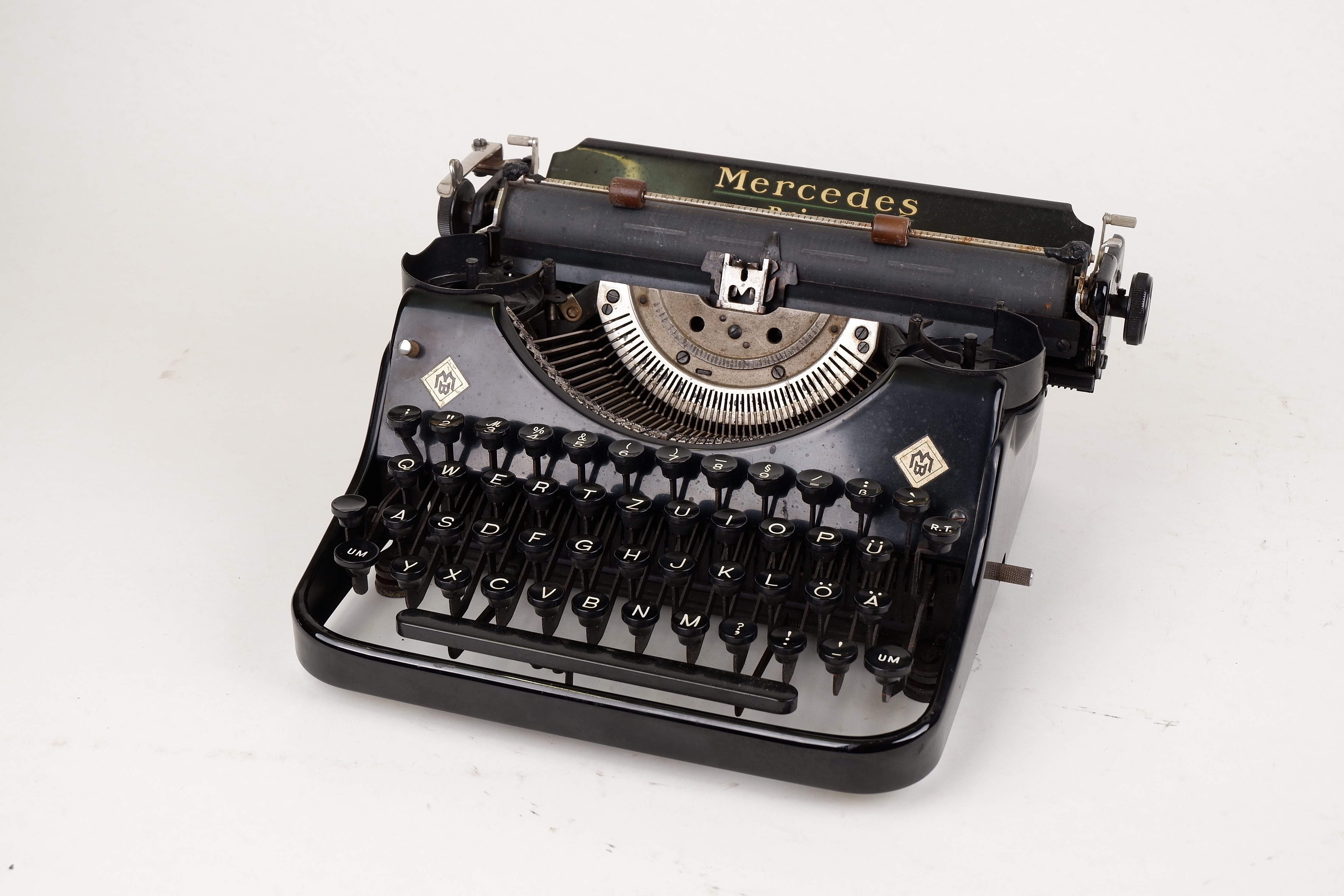 Kleinschreibmaschine	Mercedes Prima (Volkskunde- und Freilichtmuseum Roscheider Hof CC0)