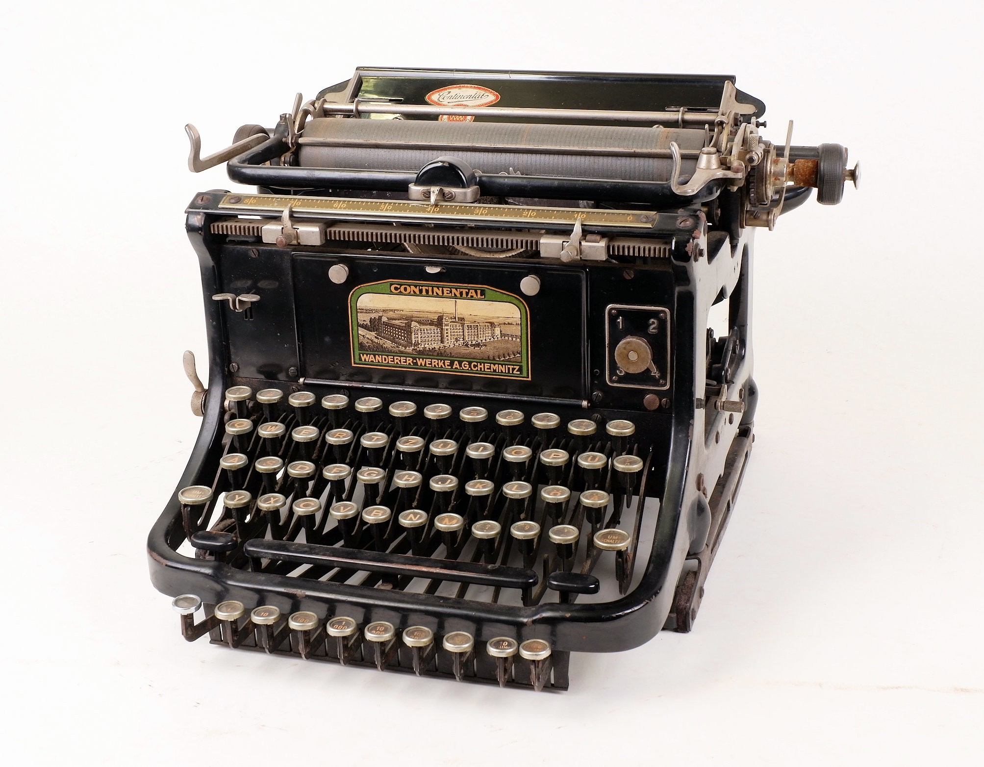 Büroschreibmaschine Continental	Standard (Volkskunde- und Freilichtmuseum Roscheider Hof CC0)