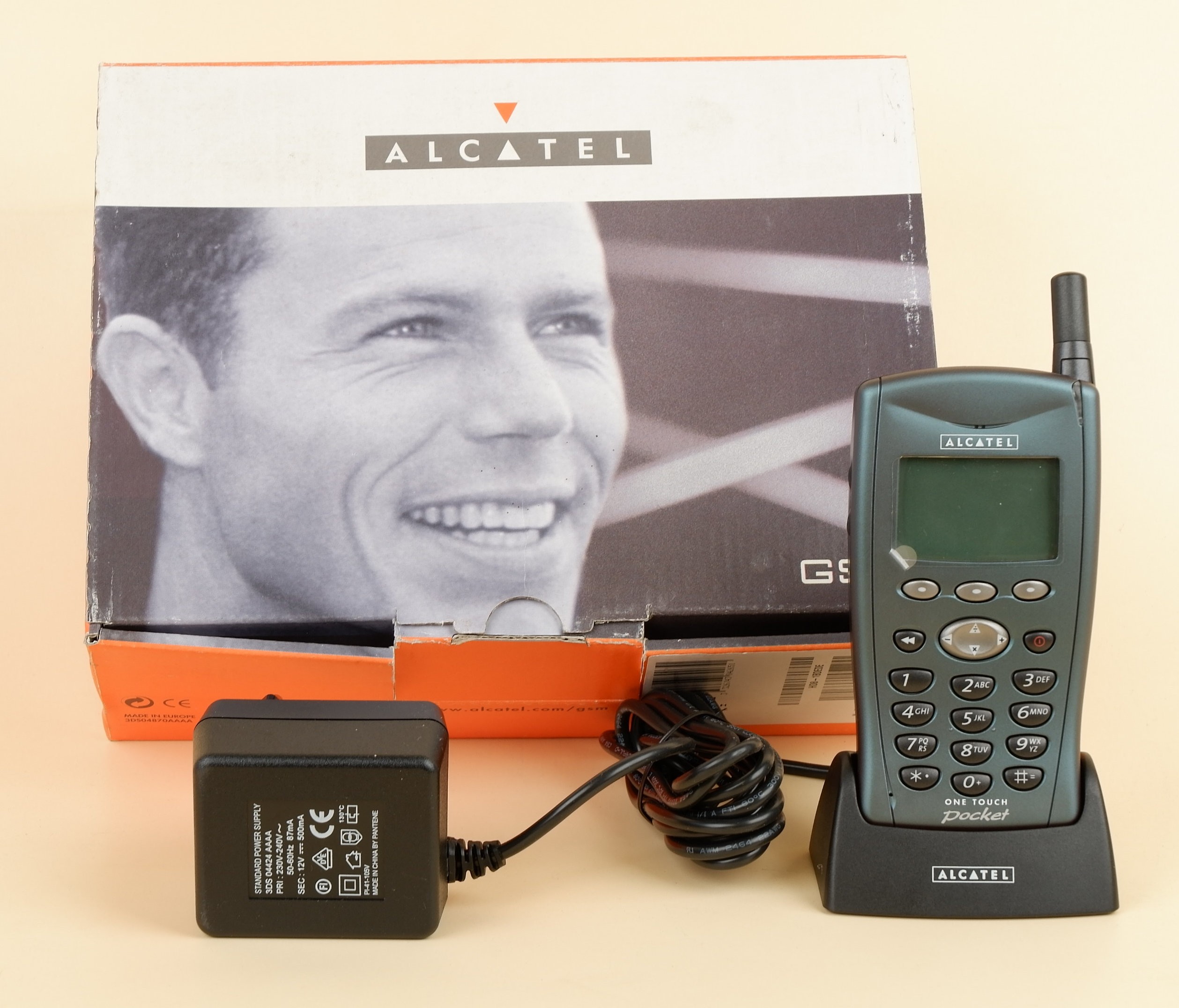 Handy Alcatel One Touch 700 - 701 (Volkskunde- und Freilichtmuseum Roscheider Hof CC0)