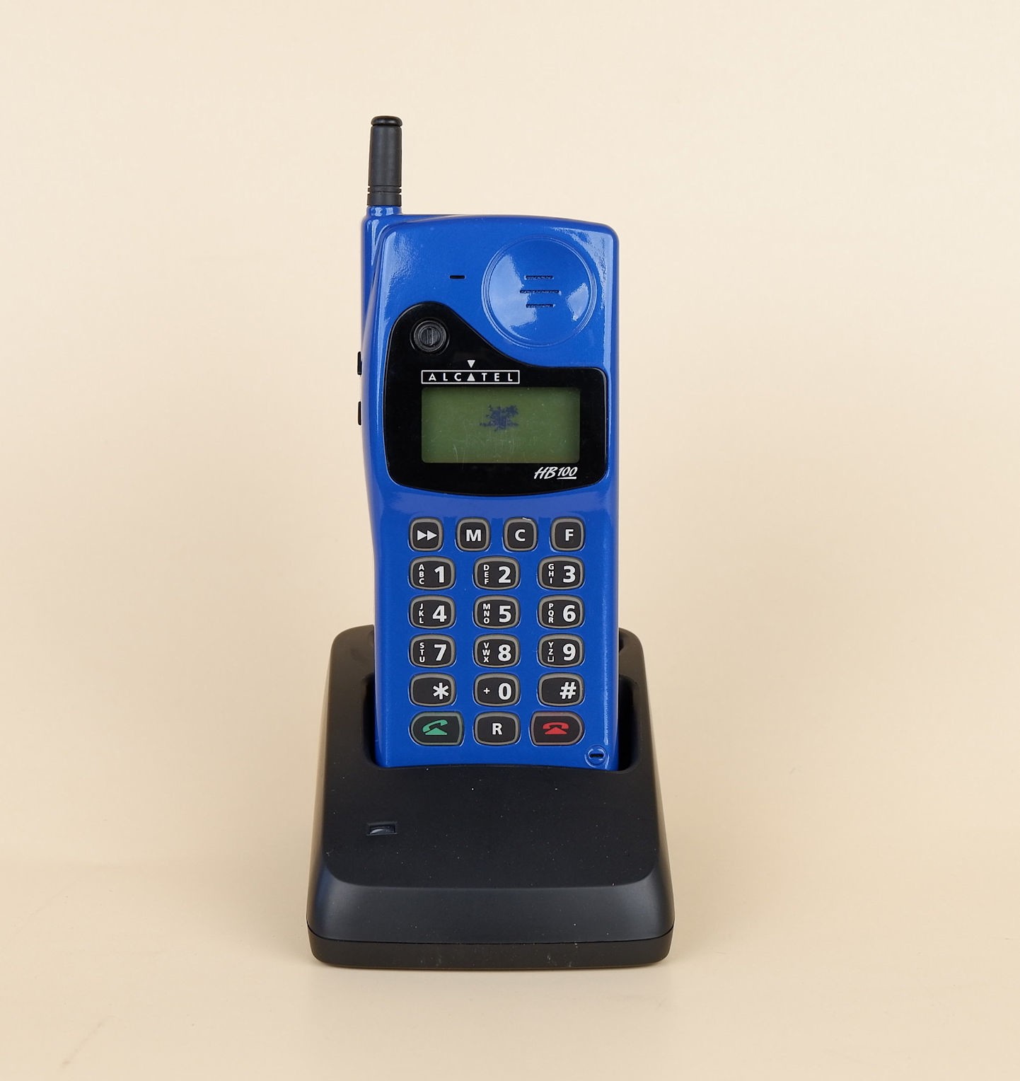 Handy	"Alcatel	HB 100" (Volkskunde- und Freilichtmuseum Roscheider Hof CC0)