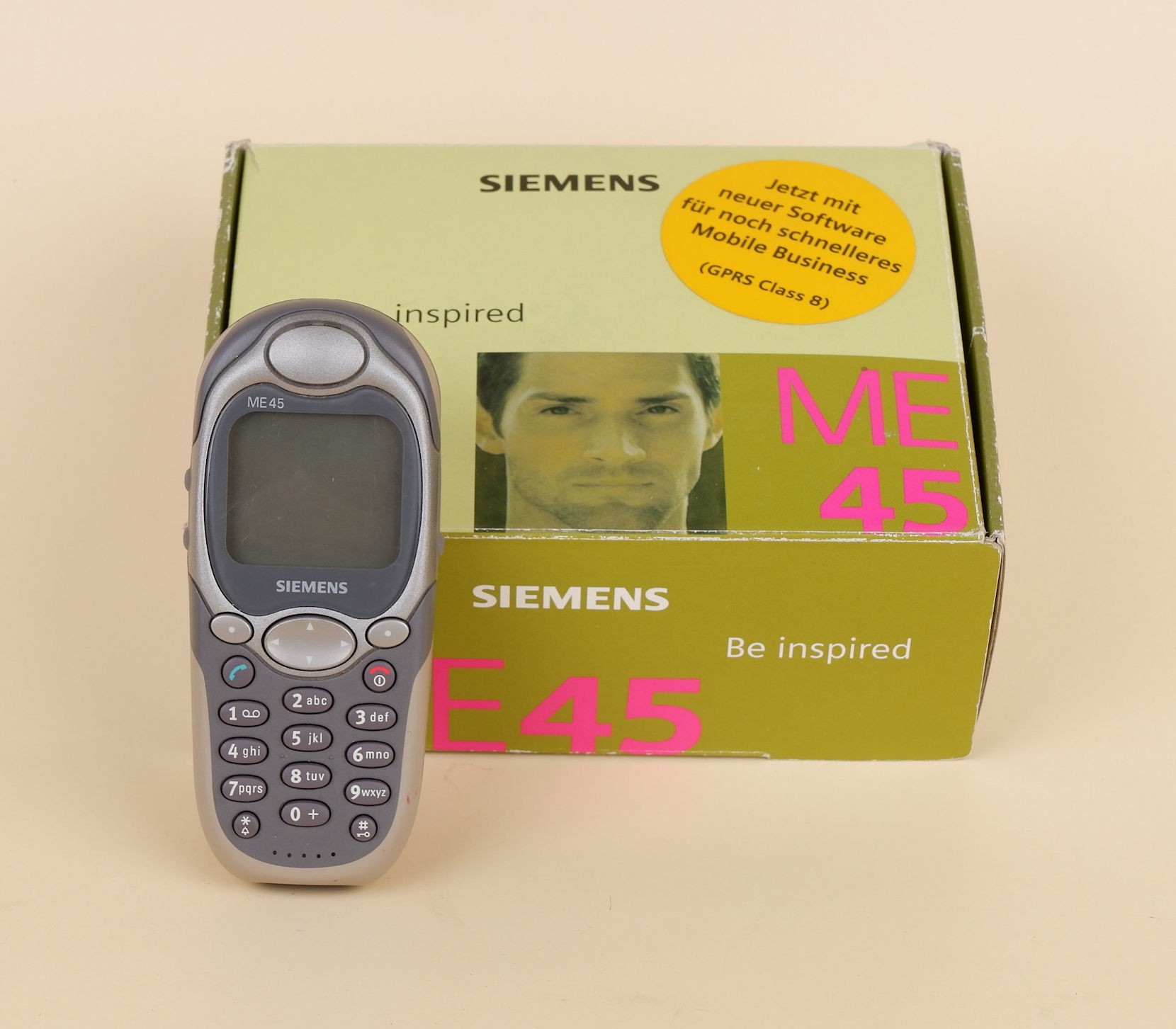 Handy	"Siemens ME 45" (Volkskunde- und Freilichtmuseum Roscheider Hof CC0)