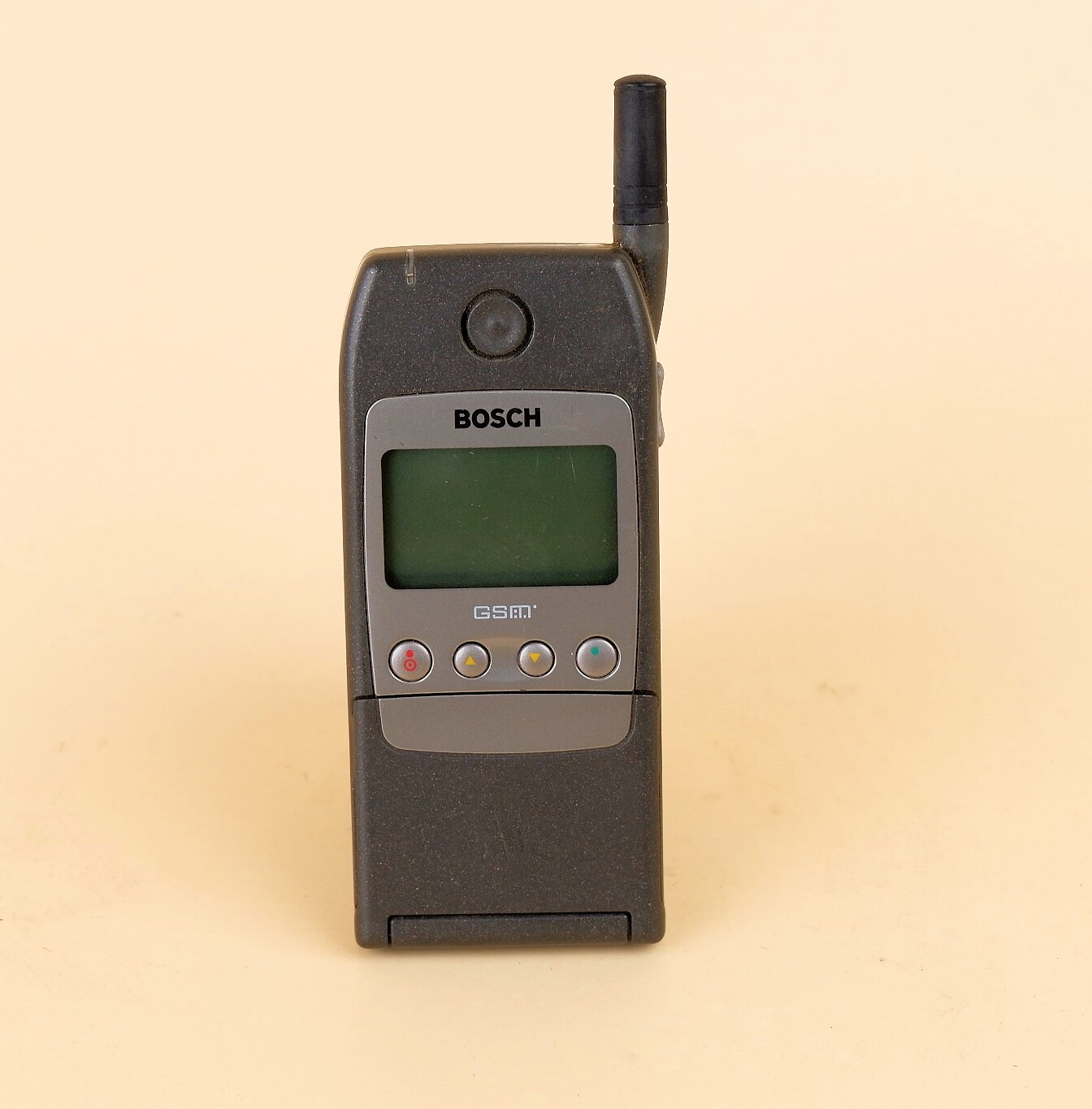 Handy (Klapphandy) Bosch GSM 908 (Volkskunde- und Freilichtmuseum Roscheider Hof CC0)
