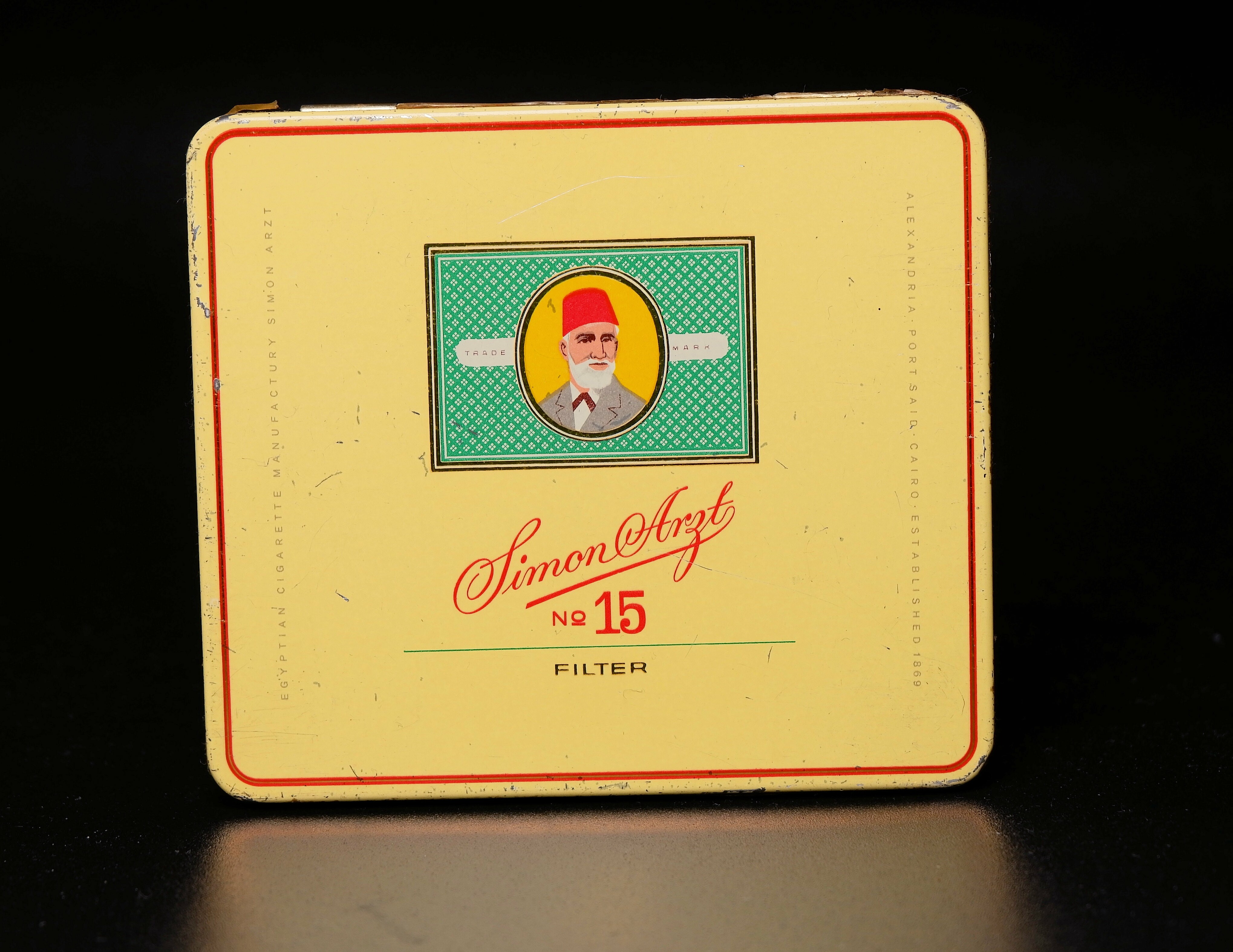 Zigarettenmarke	"Simon Arzt No 15 Filter" 20er Blechpackung (Volkskunde- und Freilichtmuseum Roscheider Hof CC0)