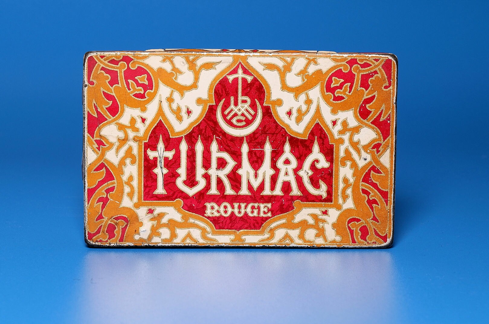 Zigarettenmarke	"Turmac Rouge"	25 Stück Blechpackung (Volkskunde- und Freilichtmuseum Roscheider Hof CC0)