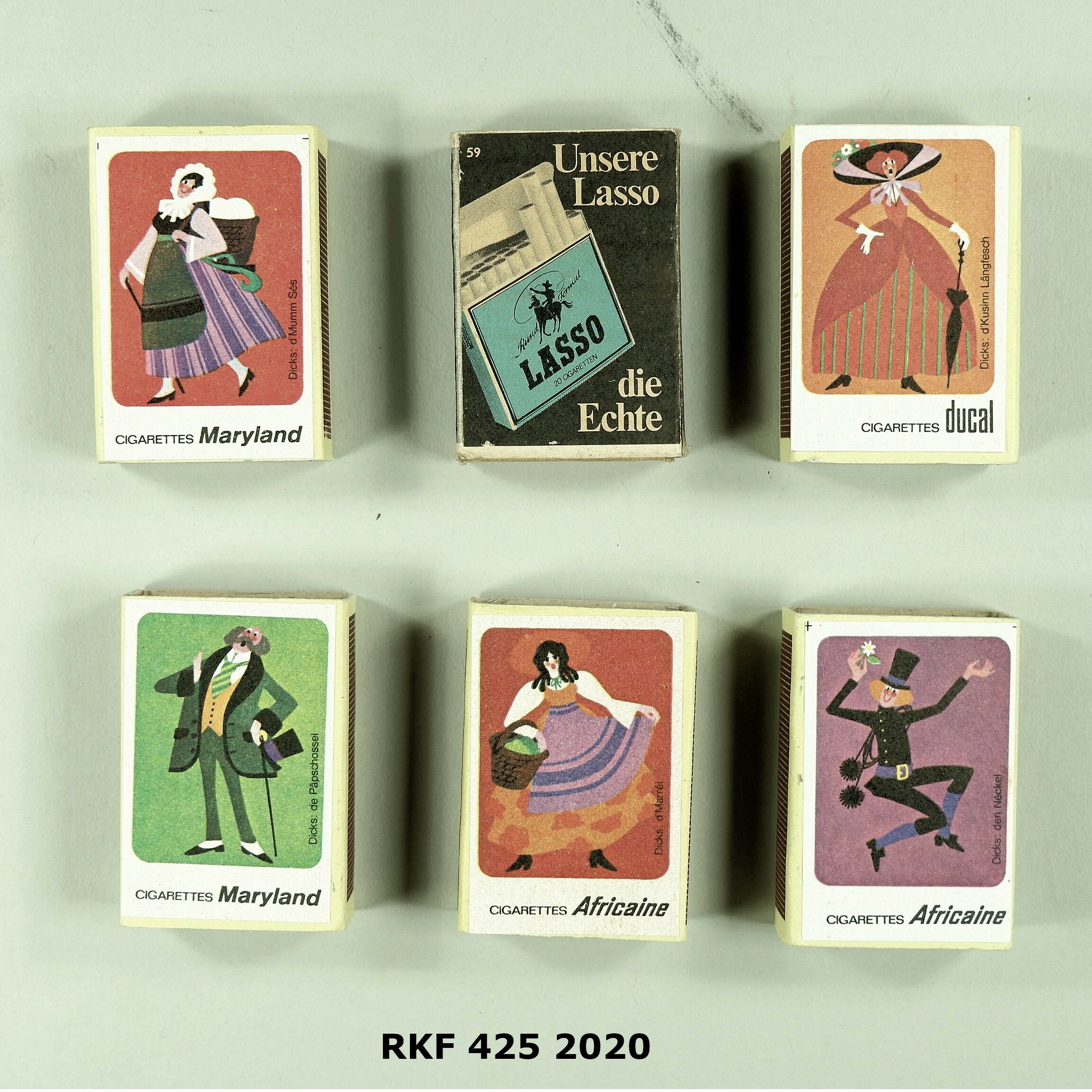 Streichholzschachteln mit Werbung für Zigaretten (Volkskunde- und Freilichtmuseum Roscheider Hof CC0)