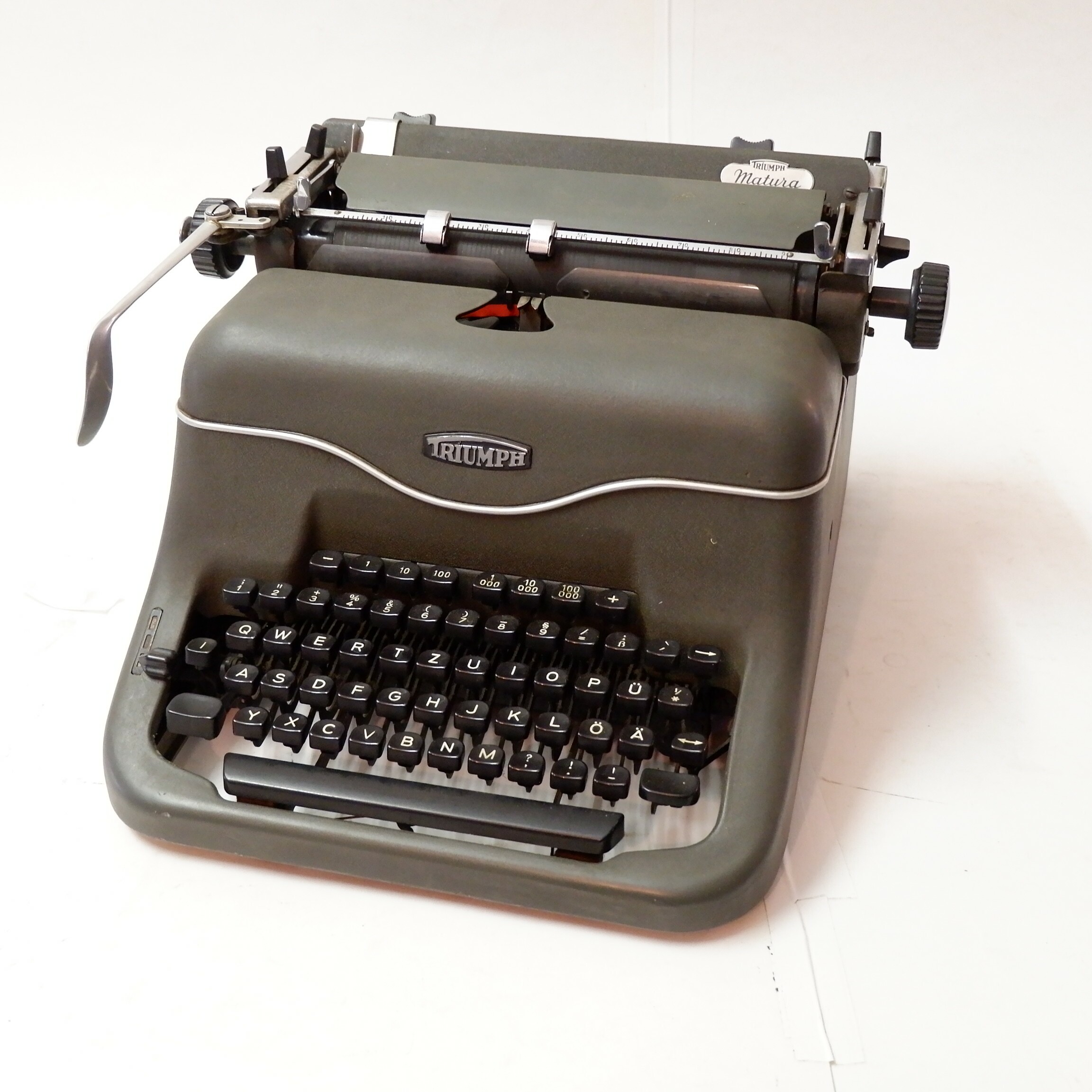 Büroschreibmaschine Triumph - Matura 1951 (Volkskunde- und Freilichtmuseum Roscheider Hof CC0)