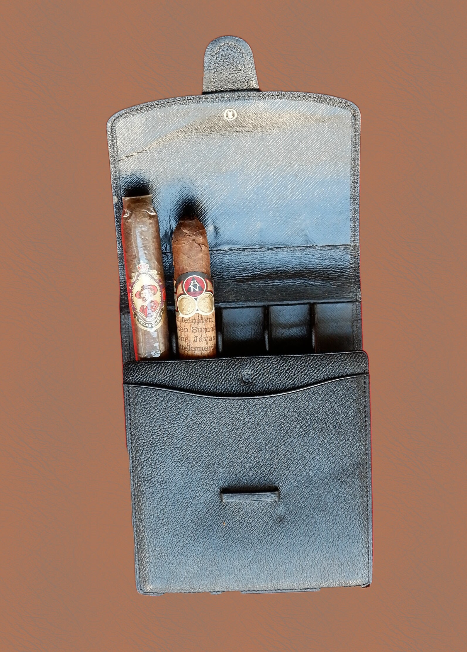 Zigarren Etui	Leder schwarz (Volkskunde- und Freilichtmuseum Roscheider Hof CC0)