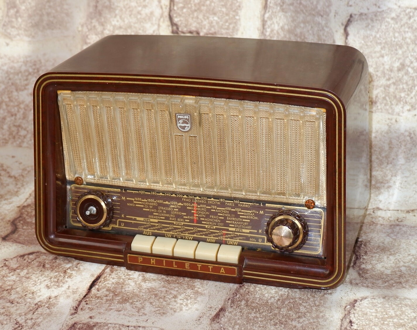 Tischradio Philips Philetta 283 (1958) (Volkskunde- und Freilichtmuseum Roscheider Hof CC0)