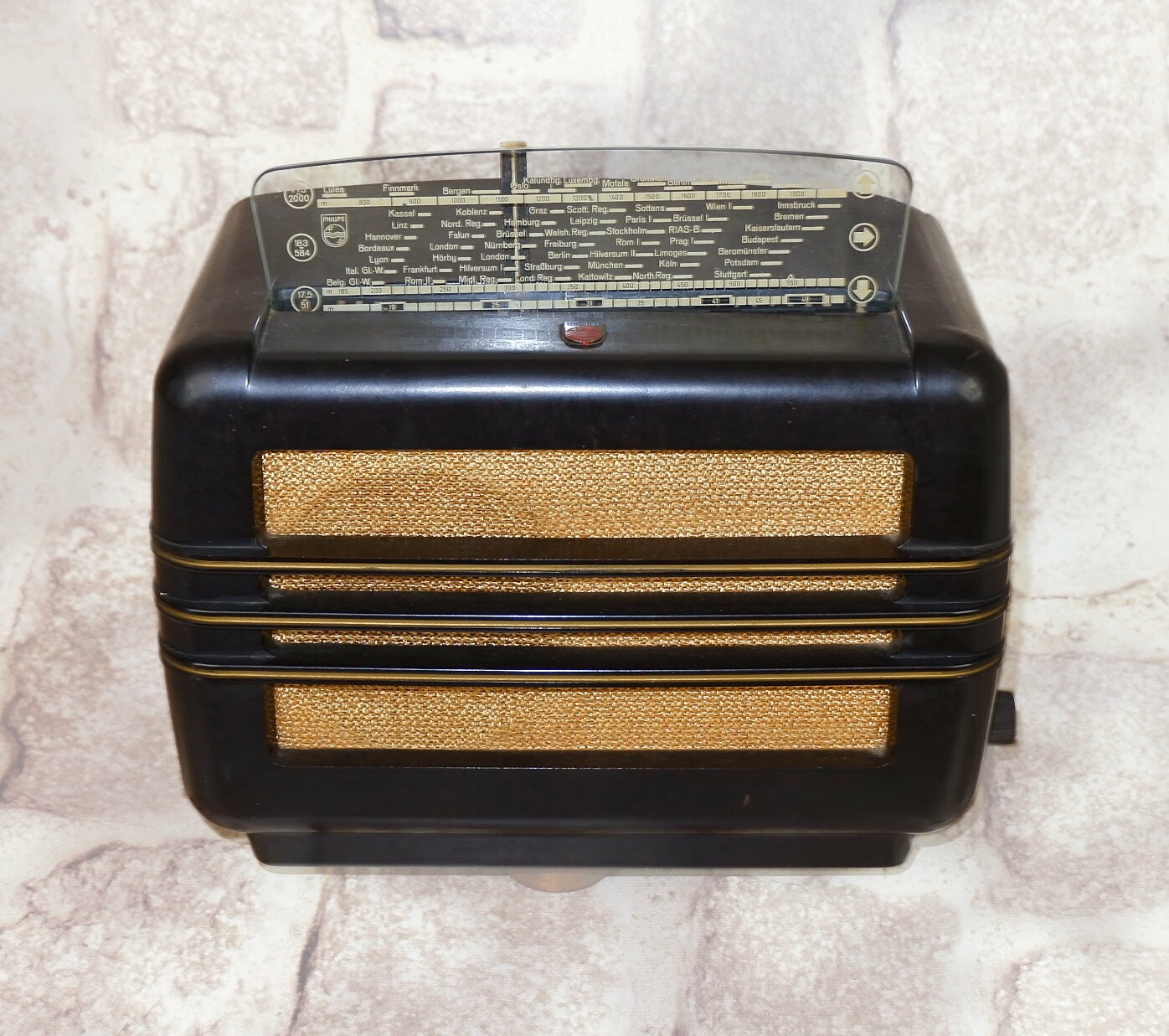 Tischradio	Philips Typ BD 294 U (1949) (Volkskunde- und Freilichtmuseum Roscheider Hof CC0)