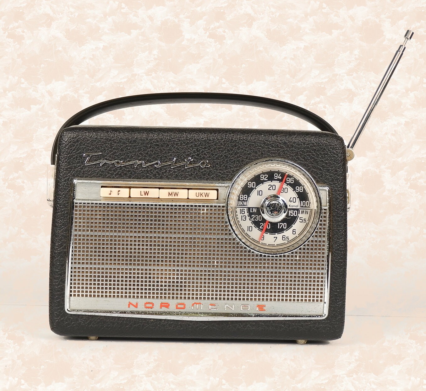 Kofferradio	NordMende	Transista (1961) (Volkskunde- und Freilichtmuseum Roscheider Hof CC0)