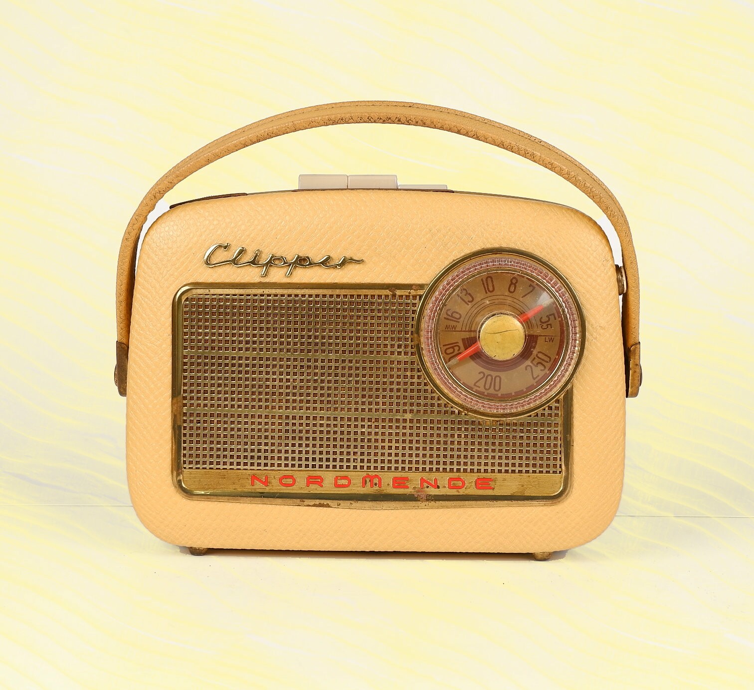 Kofferradio	NordMende	Clipper (1959) (Volkskunde- und Freilichtmuseum Roscheider Hof CC0)
