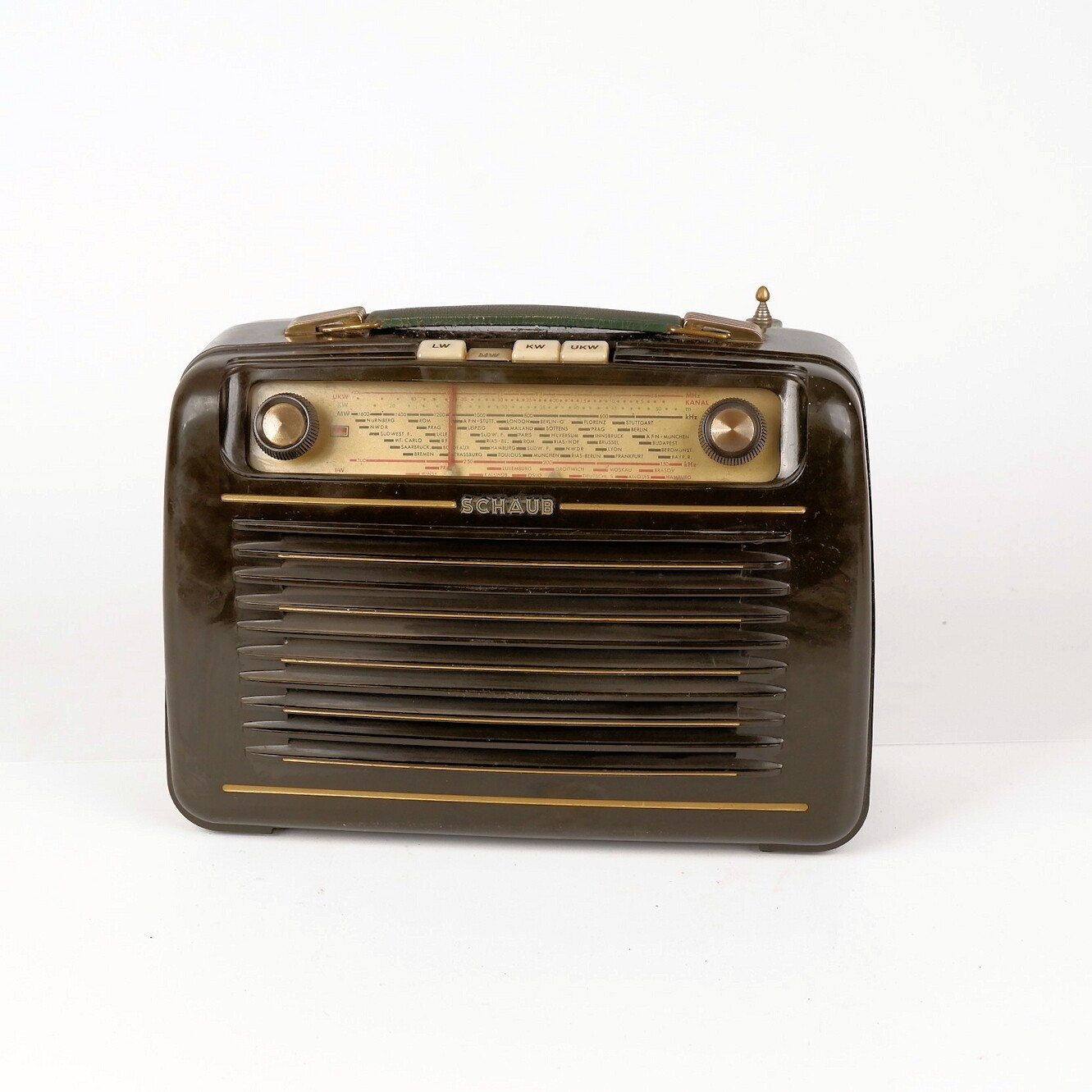 Kofferradio	Schaub	Amigo 56 U Typ9002 (Volkskunde- und Freilichtmuseum Roscheider Hof CC0)