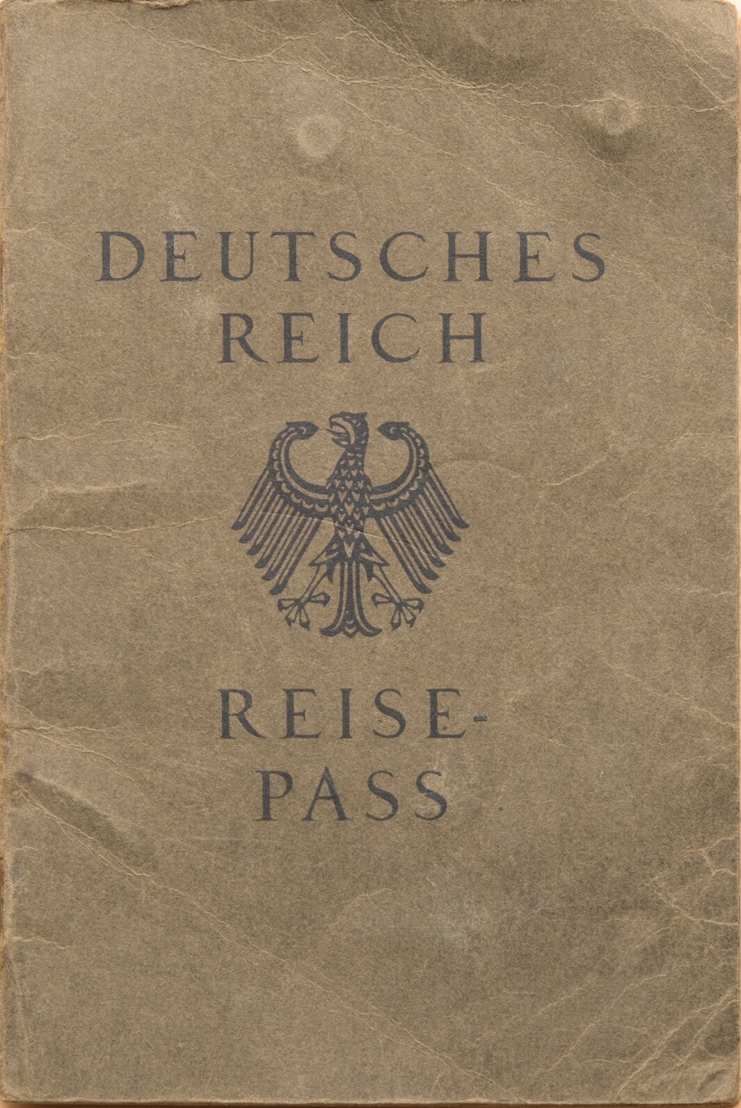 Reisepass Deutsches Reich: Eheleute Peter und Viktoria Redelberger (Volkskunde- und Freilichtmuseum Roscheider Hof CC0)