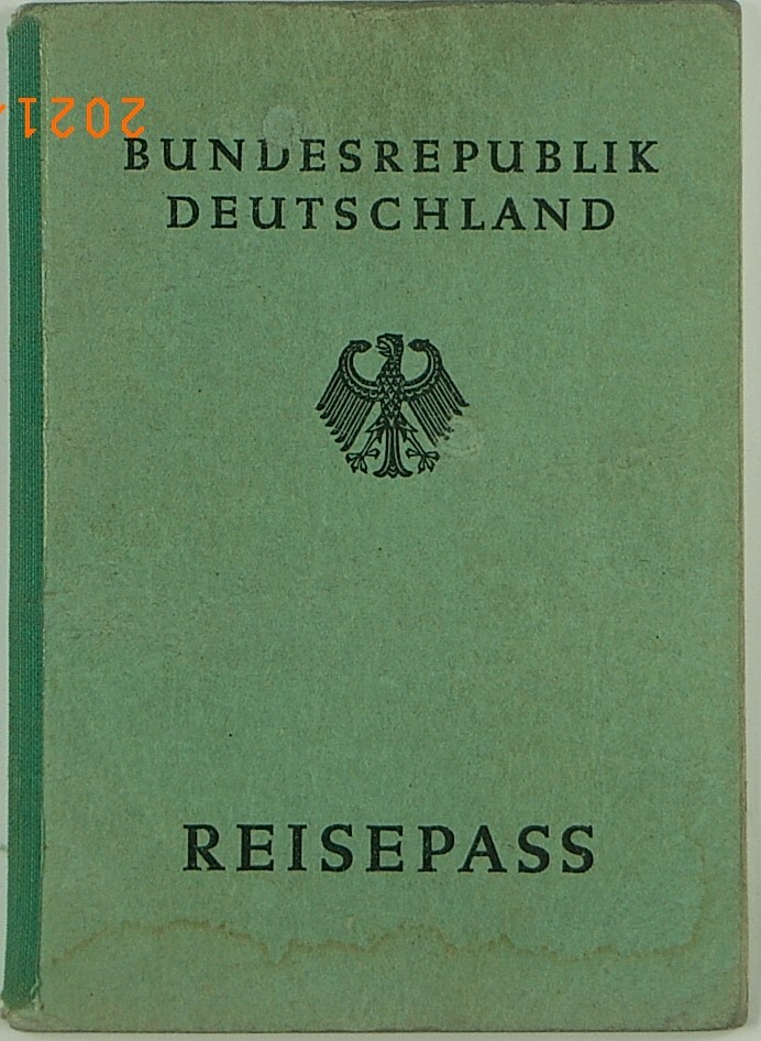 Reisepass Bundesrepublik Deutschland: 4882/51 (Volkskunde- und Freilichtmuseum Roscheider Hof CC0)