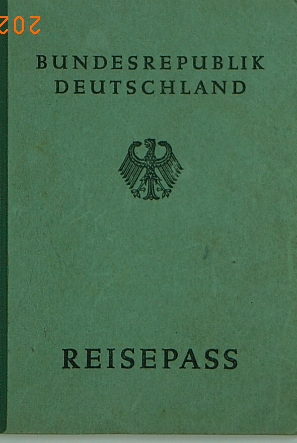 Reisepass Bundesrepublik Deutschland: Luise Savelkouls (Volkskunde- und Freilichtmuseum Roscheider Hof CC0)