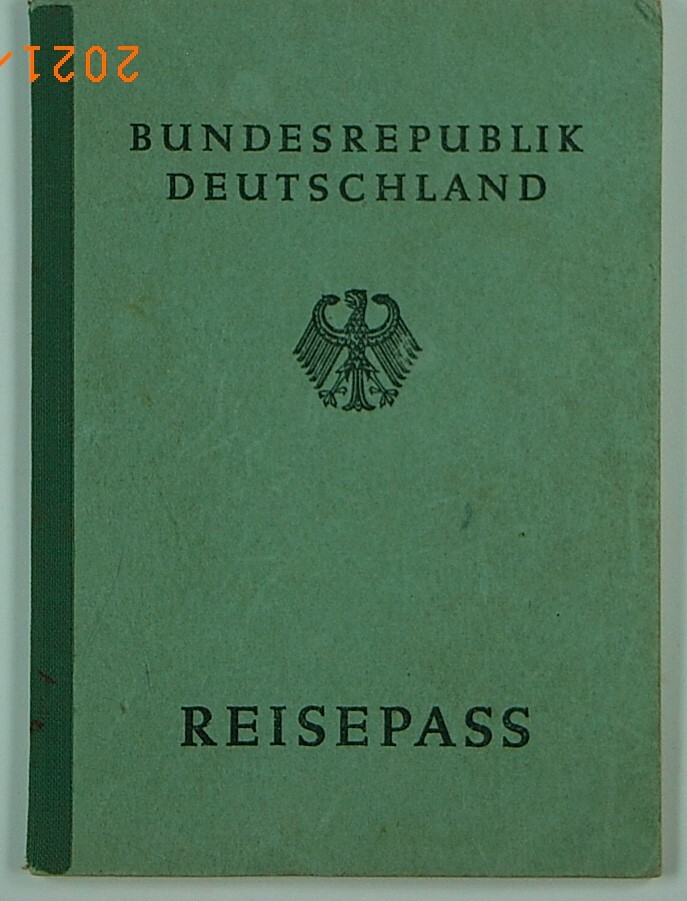 Reisepass Bundesrepublik Deutschland: 13720/52 (Volkskunde- und Freilichtmuseum Roscheider Hof CC0)
