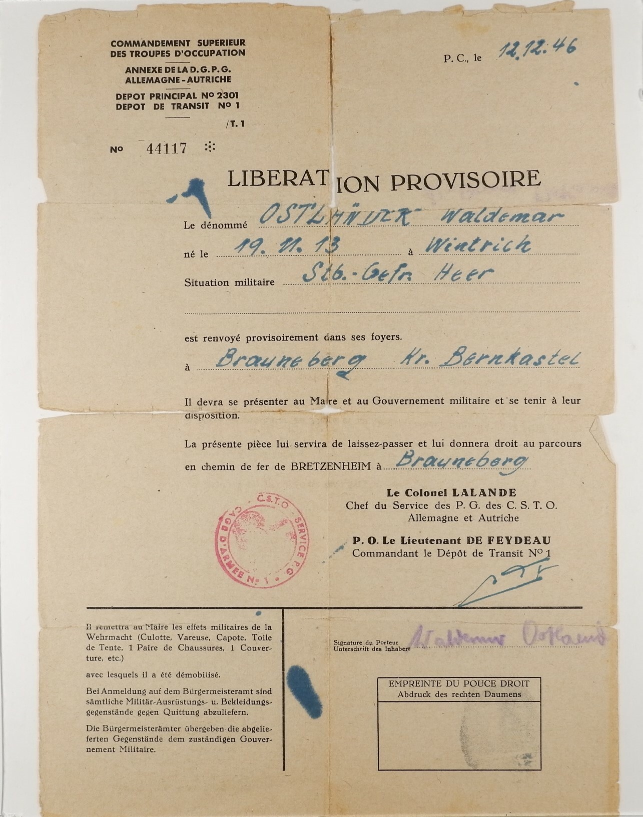 Entlassungsformular der französichen Millitärregierung für Wehrmachtangehörige (Volkskunde- und Freilichtmuseum Roscheider Hof CC0)