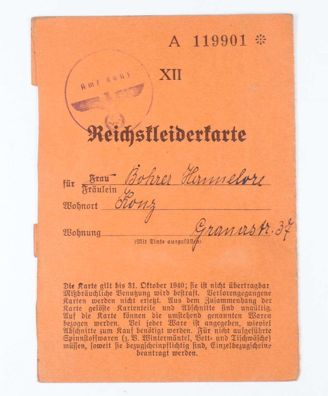 Bezugskarte: Drei Reichskleiderkarten der Familie Bohrer (Volkskunde- und Freilichtmuseum Roscheider Hof CC0)
