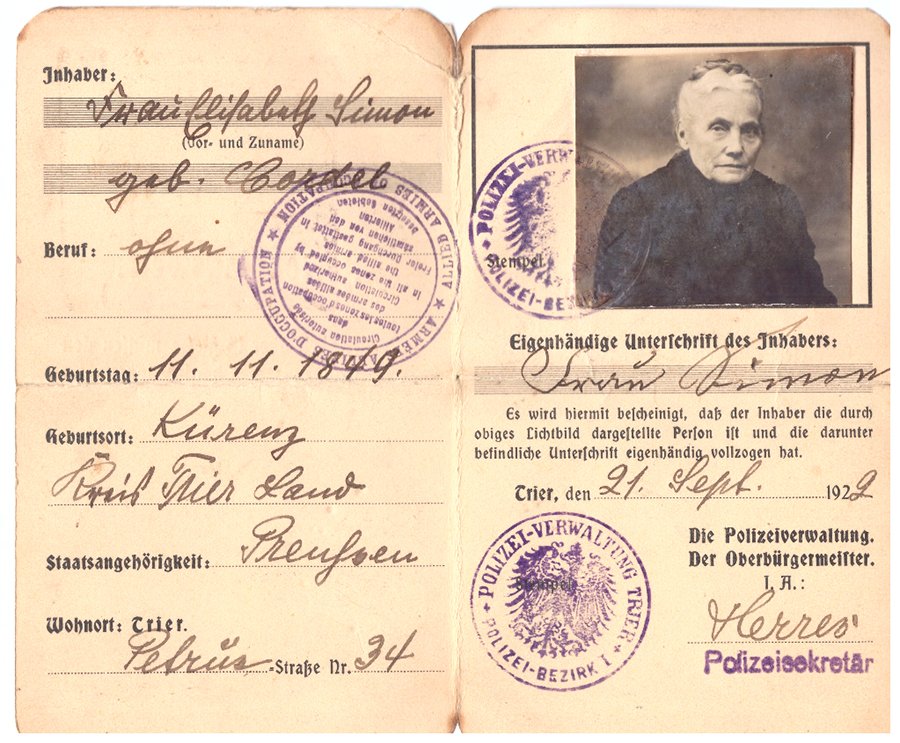 Personalausweis Elisabeth Simon (Volkskunde- und Freilichtmuseum Roscheider Hof CC0)
