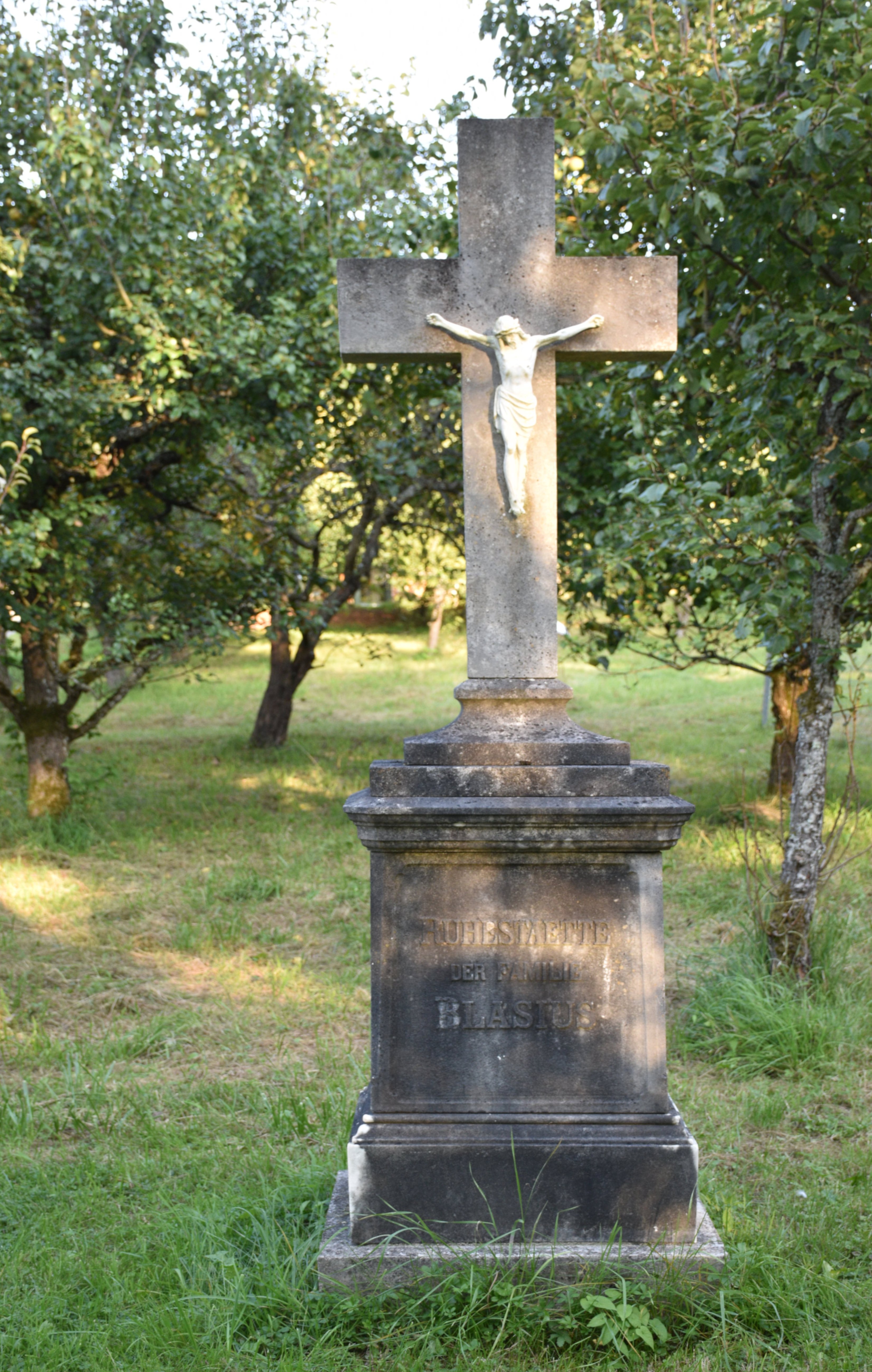 Grabkreuz der Familie Blasius (Volkskunde- und Freilichtmuseum Roscheider Hof CC0)