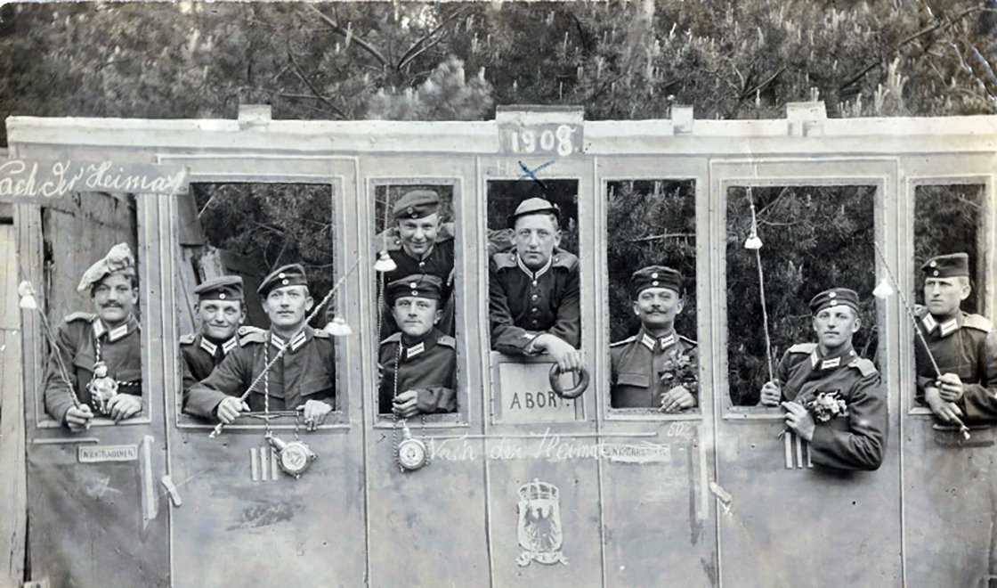 Reservisten nach dem Wehrdienst (Volkskunde- und Freilichtmuseum Roscheider Hof CC0)