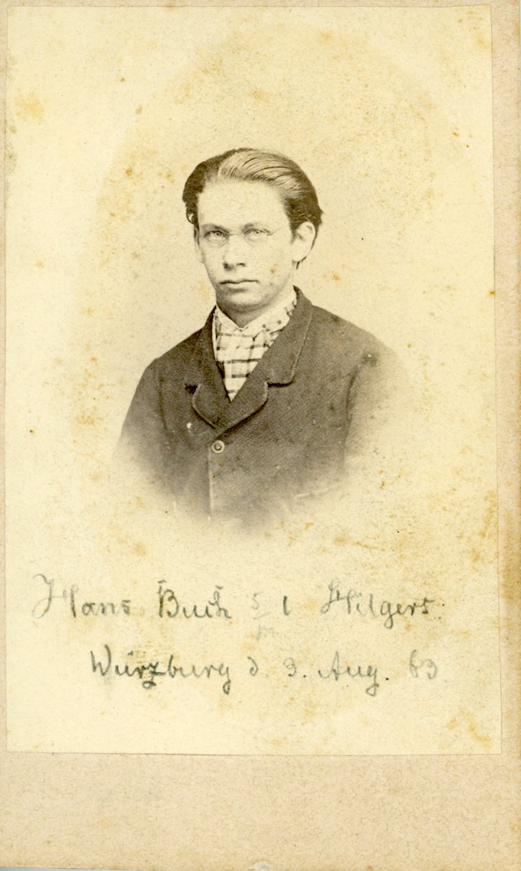 Fotoporträt eines jungen Herren (Freilichtmuseum Roscheider Hof CC0)
