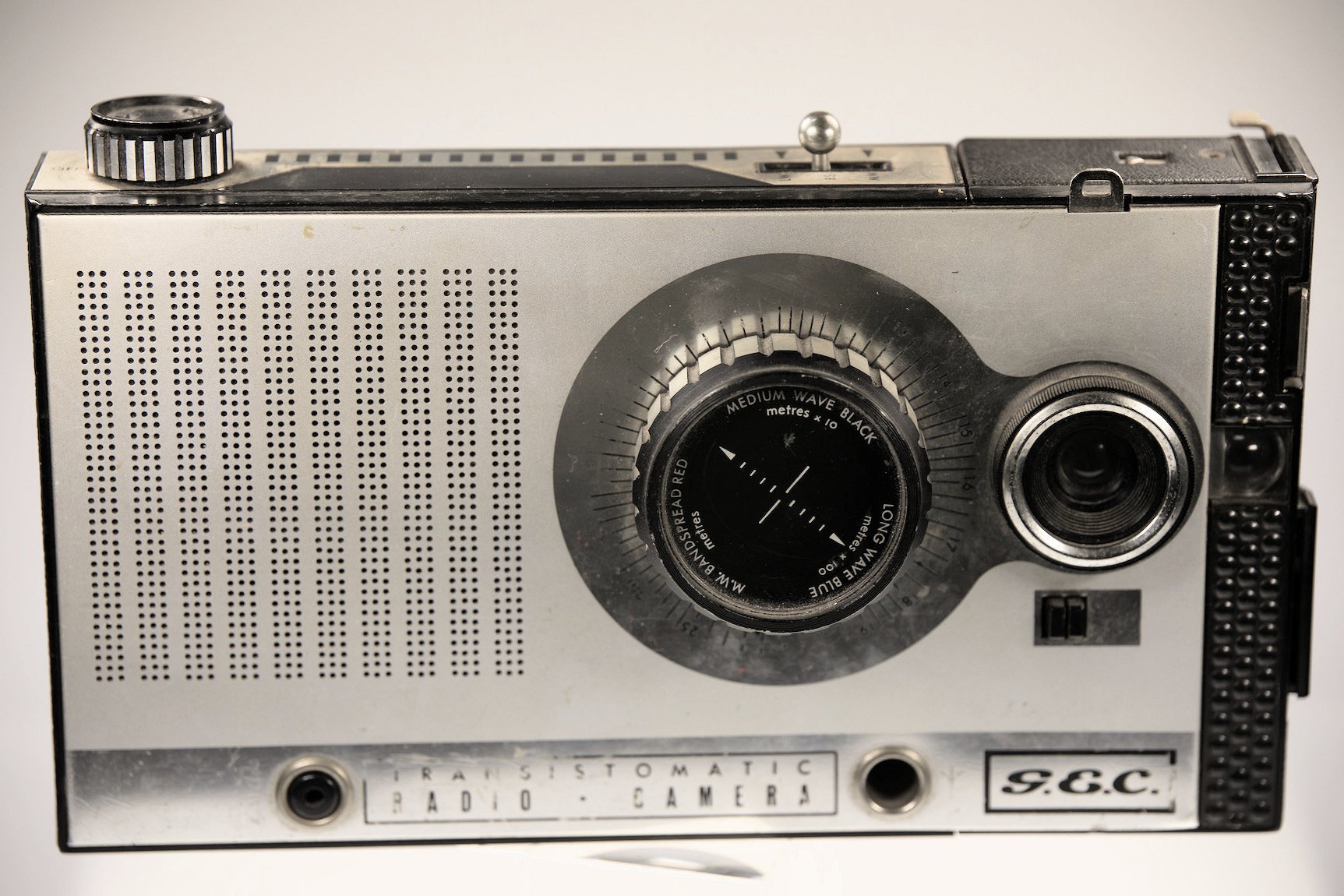 Kombination Kamera/Kofferradio Kodak - GEC Genelex Transistomatic 822 (Freilichtmuseum Roscheider Hof CC0)