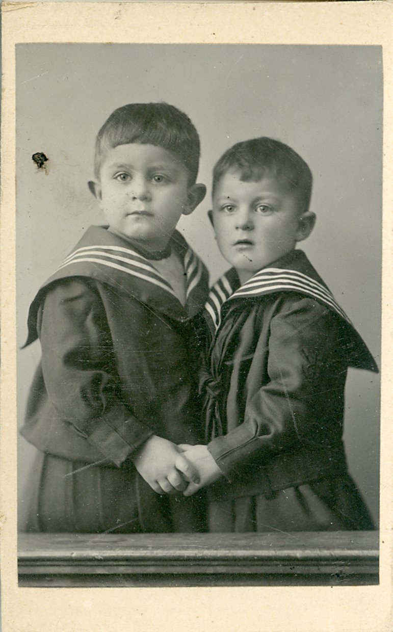 Fotografie zweier Jungs (Freilichtmuseum Roscheider Hof CC0)