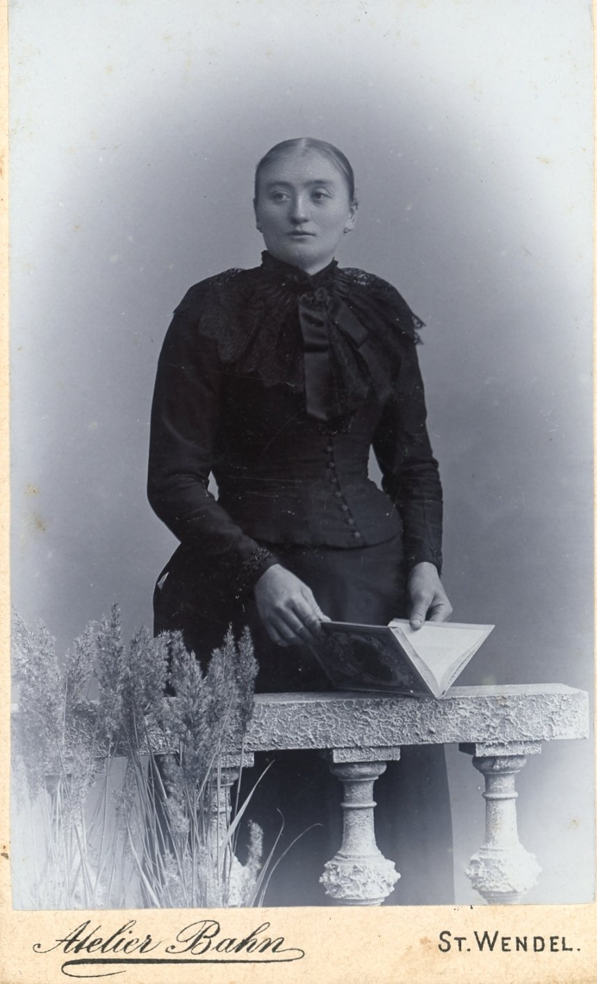 Bild einer jungen Frau (Freilichtmuseum Roscheider Hof CC0)