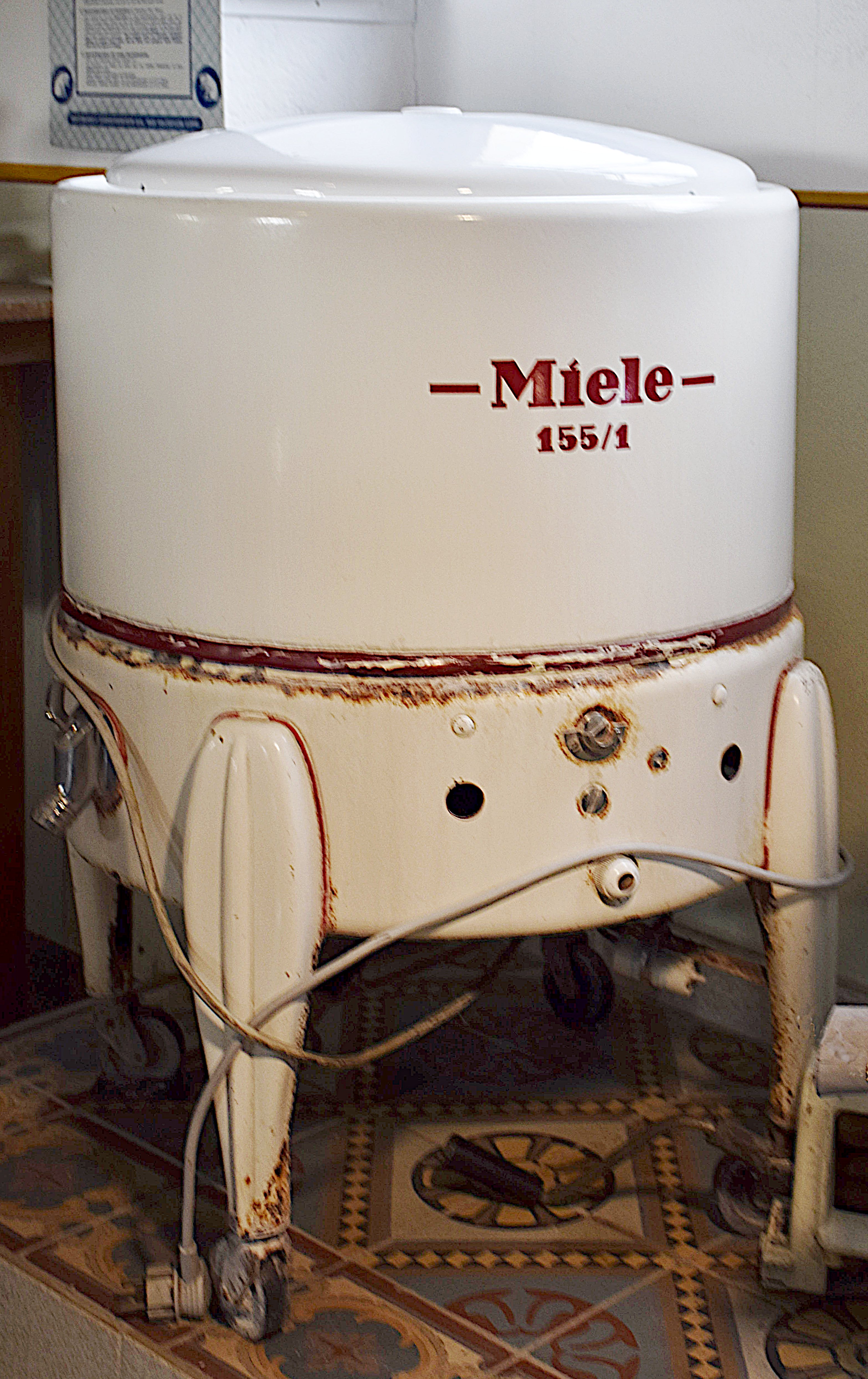 Miele Waschmaschine 155/1 (Freilichtmuseum Roscheider Hof CC0)