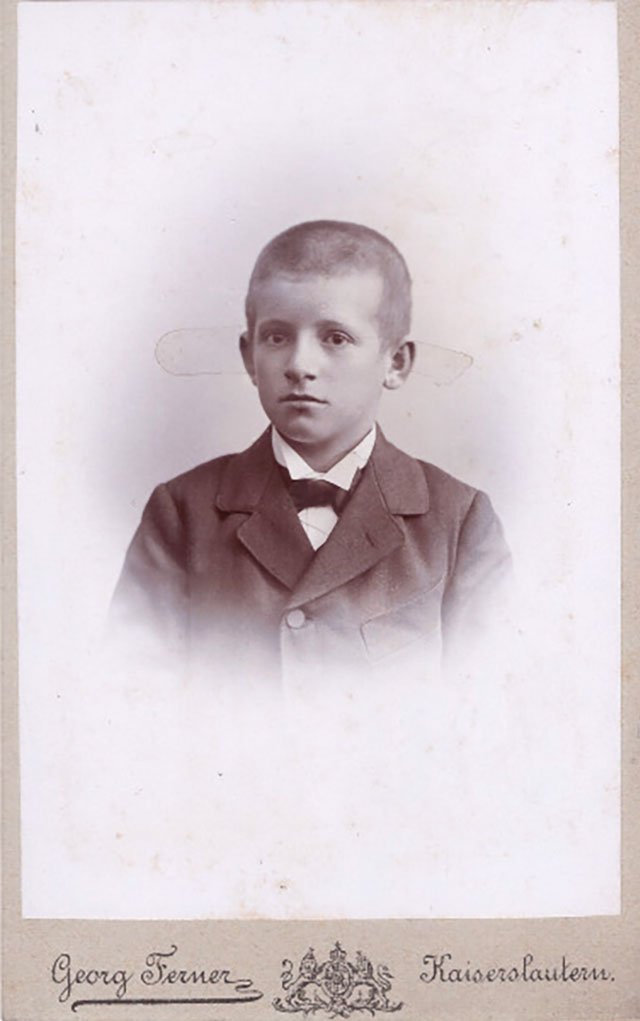 Foto Porträt eines Jungen (Freilichtmuseum Roscheider Hof CC0)