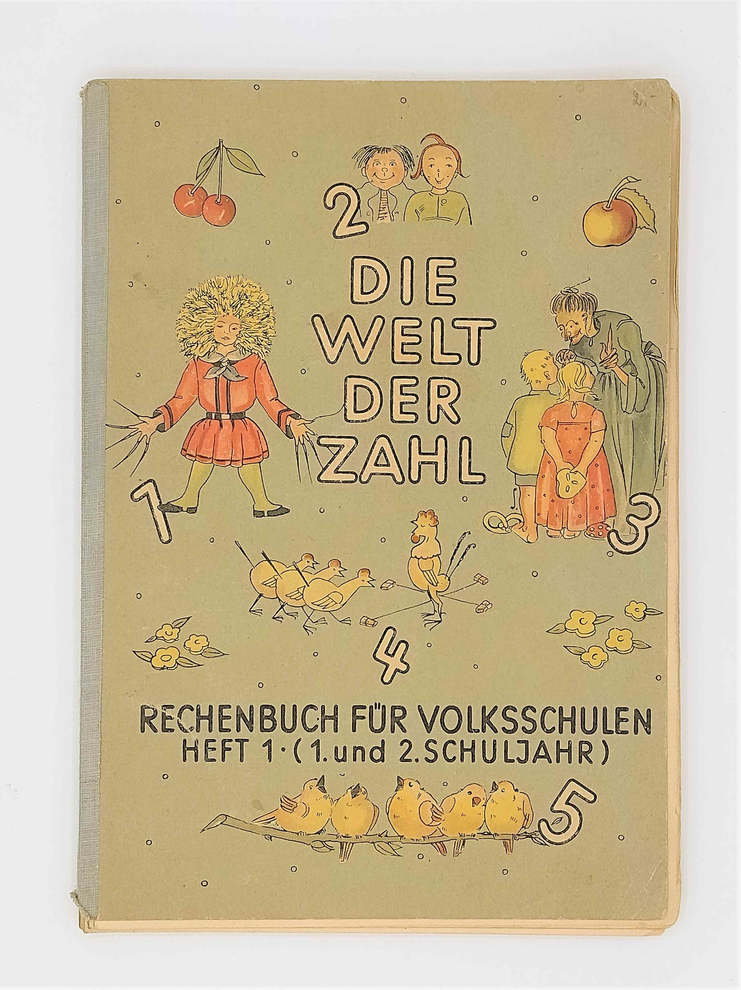 Schulbuch "Die Welt der Zahl" und Zeugnis (Freilichtmuseum Roscheider Hof CC0)