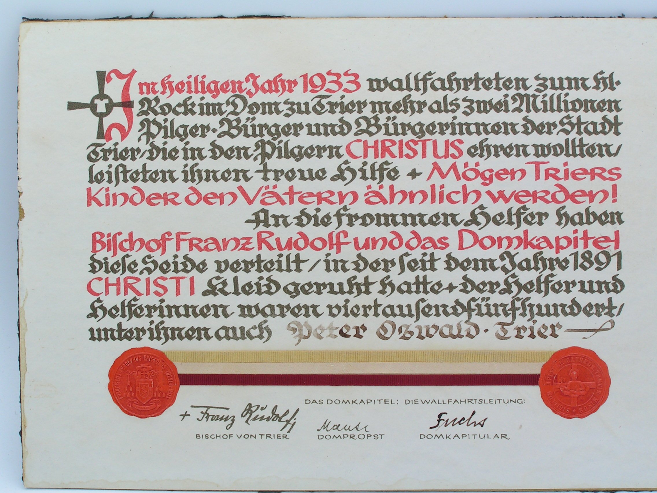 Dankurkunde mit Seide vom hl. Rock an die Helfer der Ausstellung 1933 im Dom zu Trier (Freilichtmuseum Roscheider Hof CC0)