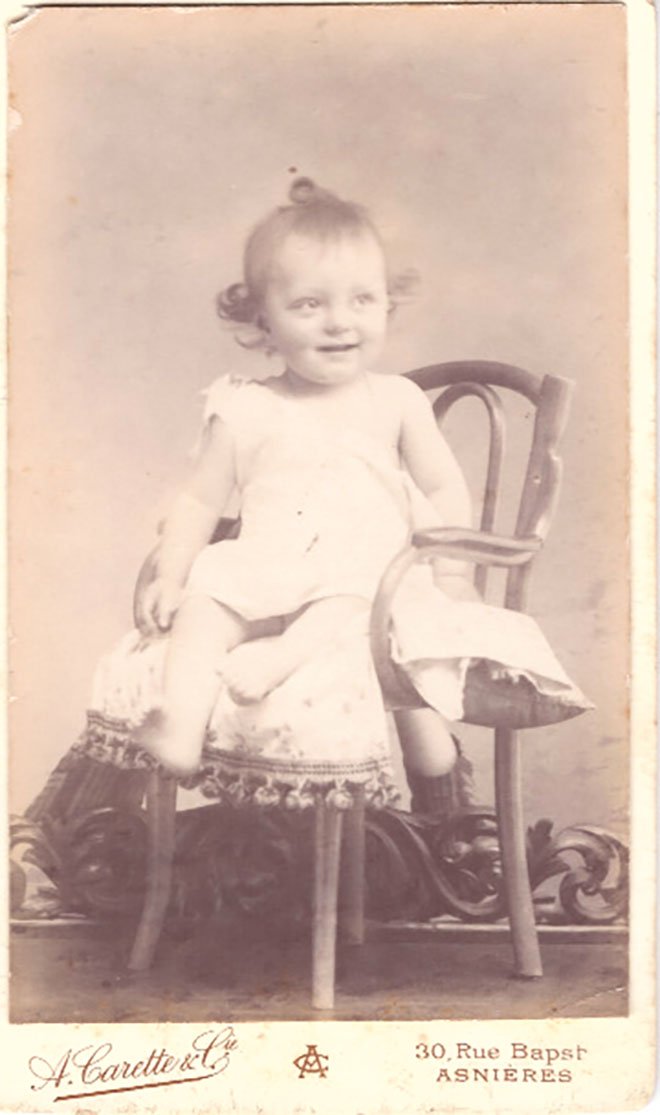 Foto Kind mit lockigem Haar (Freilichtmuseum Roscheider Hof CC0)