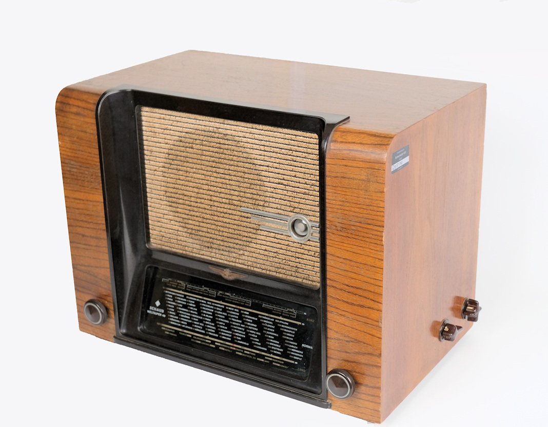 Radiogerät Schaub Weltsuper 40 Luxus (Freilichtmuseum Roscheider Hof CC0)