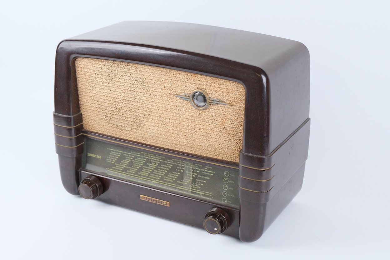 Röhrenradio Braun 560 W (Freilichtmuseum Roscheider Hof CC0)