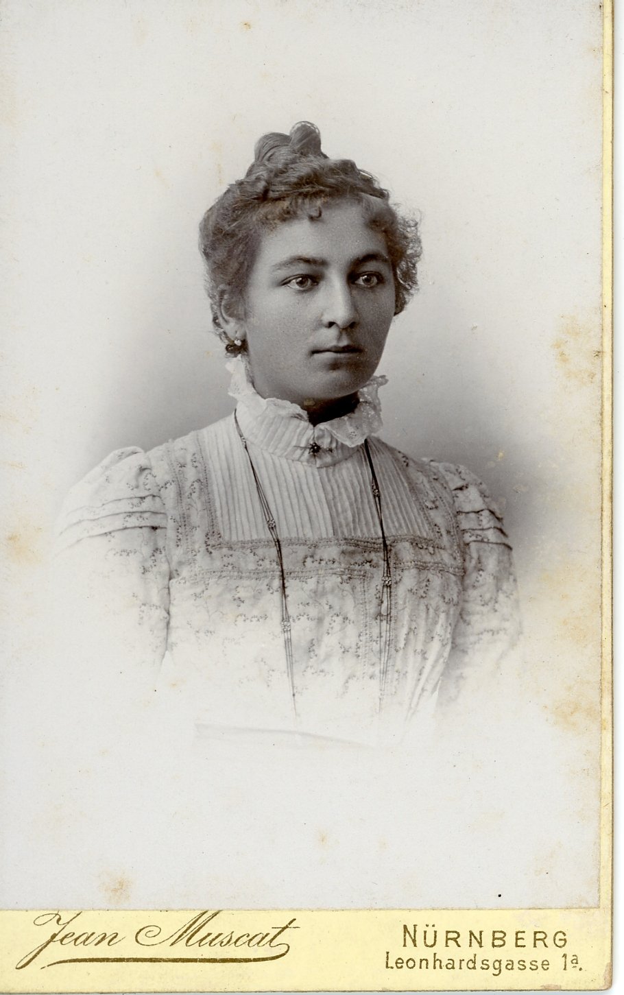 Bild einer jungen Frau (Freilichtmuseum Roscheider Hof CC0)