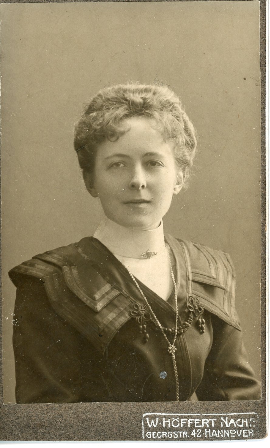 Brustbild einer Frau (Freilichtmuseum Roscheider Hof CC0)
