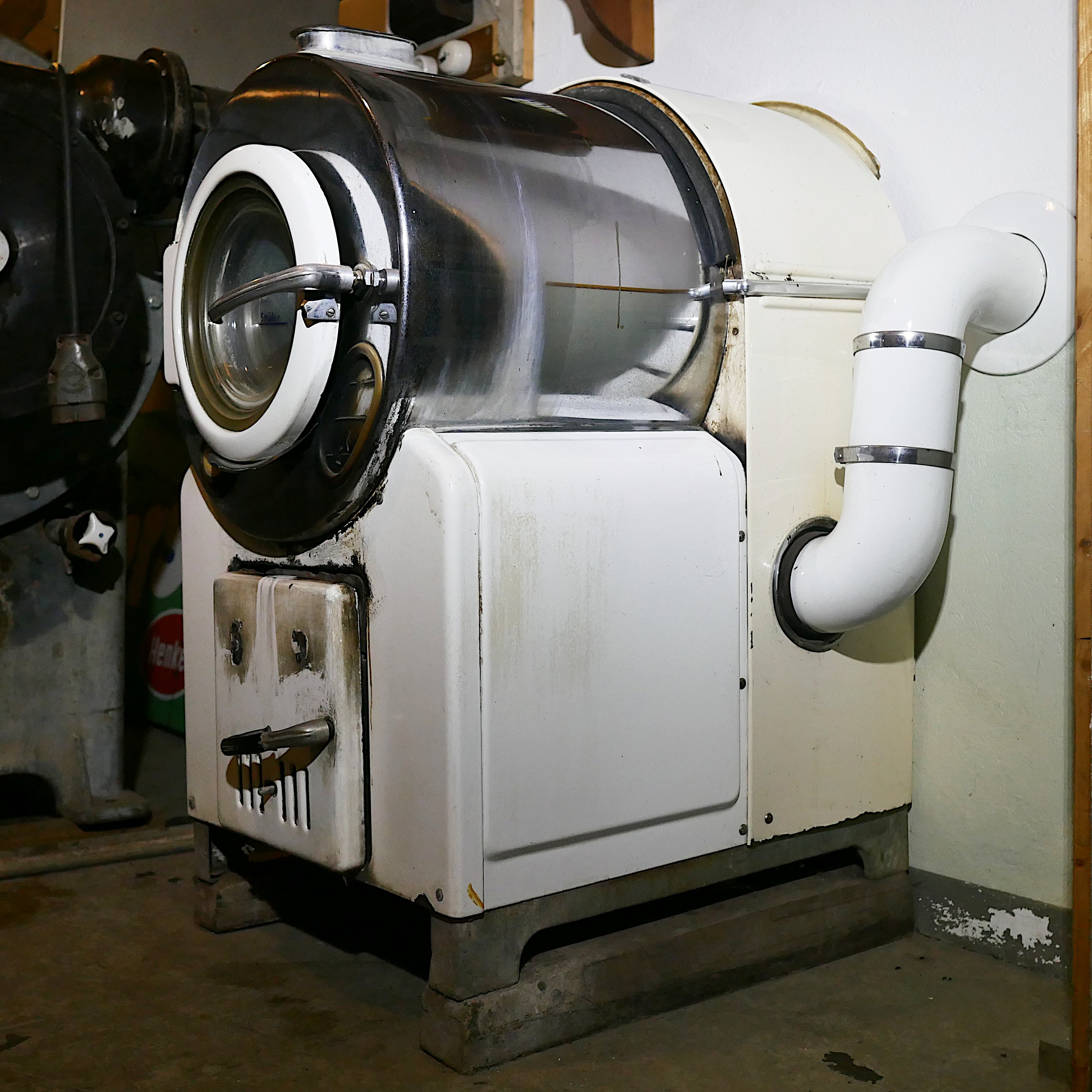 Miele Waschmaschine T.-Nr 20204 -1- (Freilichtmuseum Roscheider Hof CC0)
