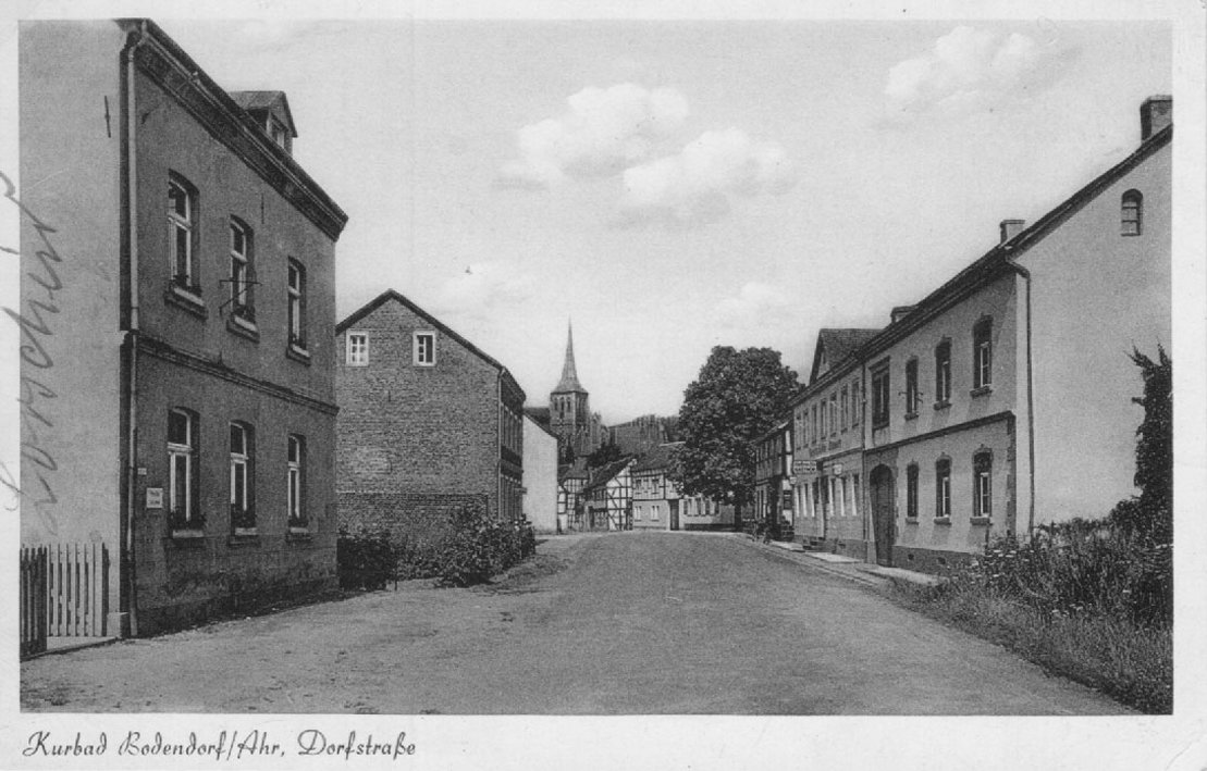 Ansichtskarte des "Kurbad Bodendorf/Ahr, Dorfstraße " (Heimatarchiv Bad Bodendorf CC BY-NC-SA)