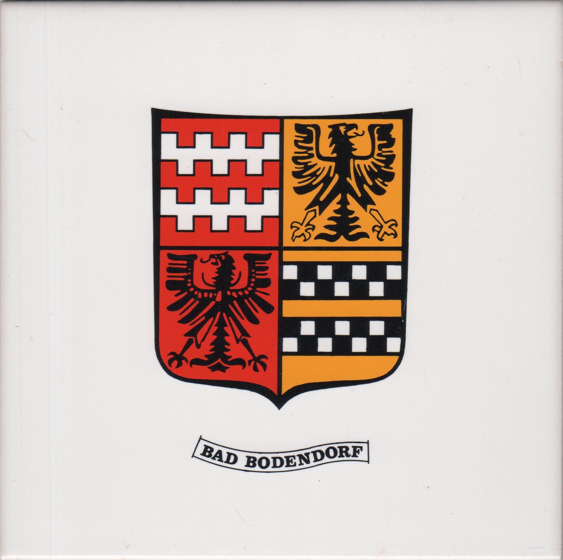 Weißglasierte Fliese mit Wappen von Bad Bodendorf (Heimatarchiv Bad Bodendorf CC BY-NC-SA)