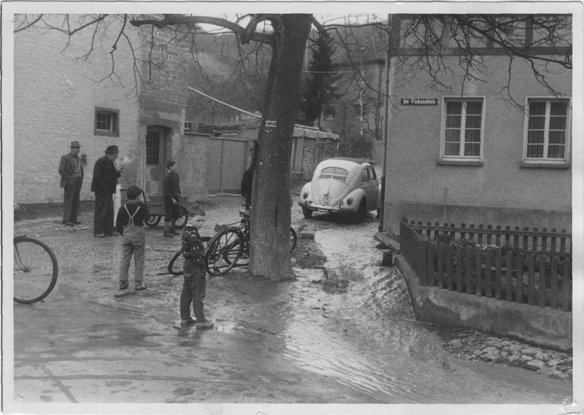 Überflutung der Hauptstraße 1951 nach Starkregen (Jupp Schuld CC BY-NC-SA)
