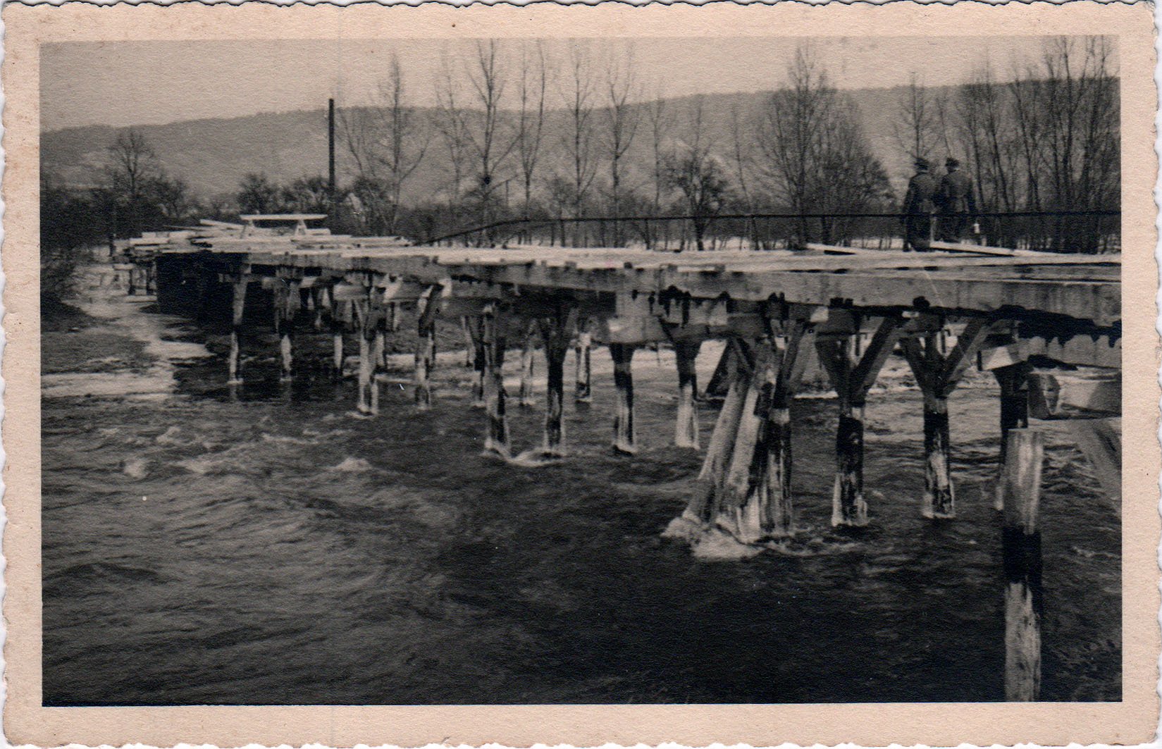 Pionierbrücke über die Ahr (Heimatarchiv Bad Bodendorf CC BY-NC-SA)
