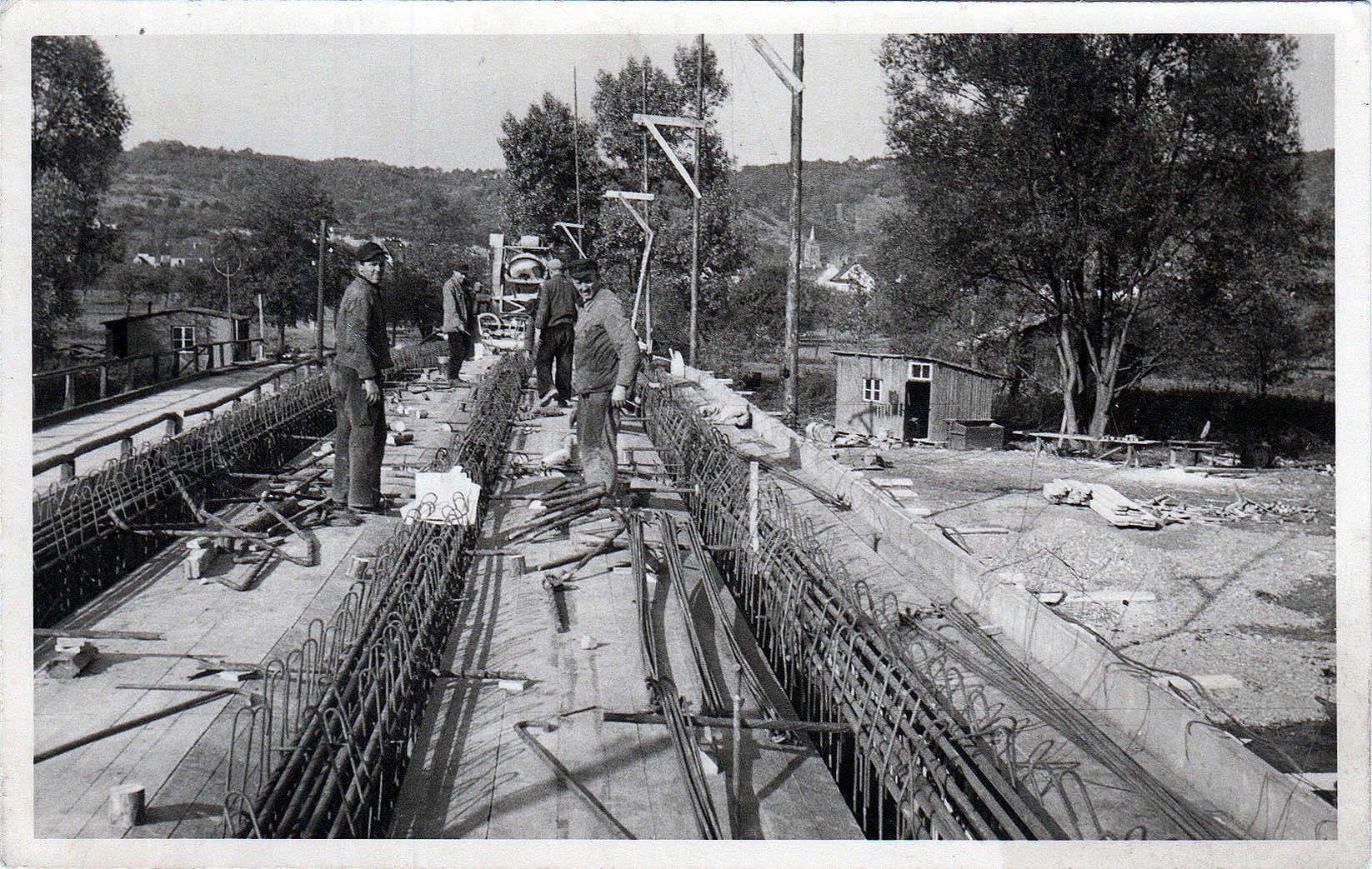 Bau der einspurigen Bücke über die Ahr 1952 (Heimatarchiv Bad Bodendorf CC BY-NC-SA)